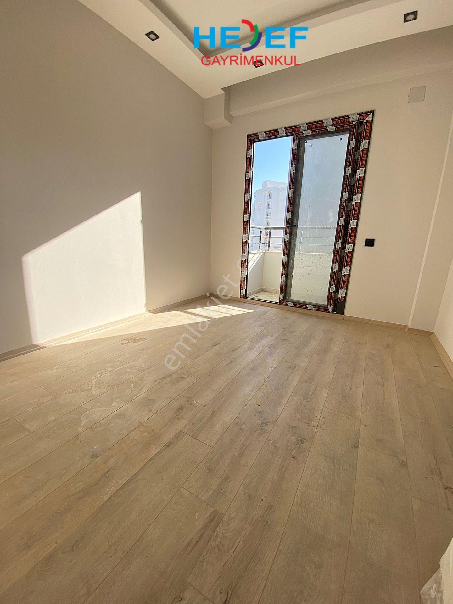 Hedef'ten Eski Mezitli'de Site İçerisinde Bağımsız Mutfaklı 2+1 - Görsel 15