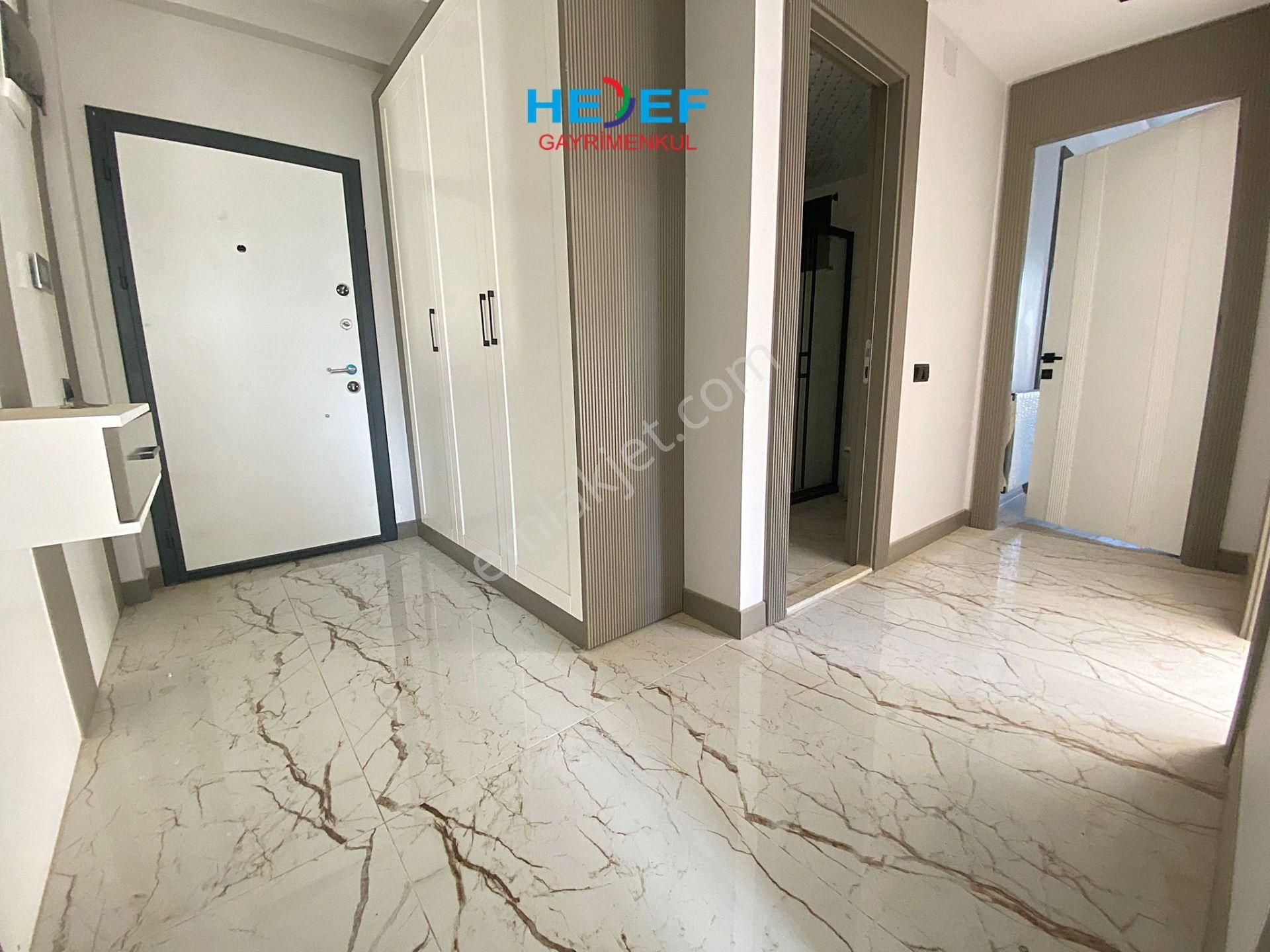 Hedef'ten Eski Mezitli'de Site İçerisinde Bağımsız Mutfaklı 2+1 - Görsel 12