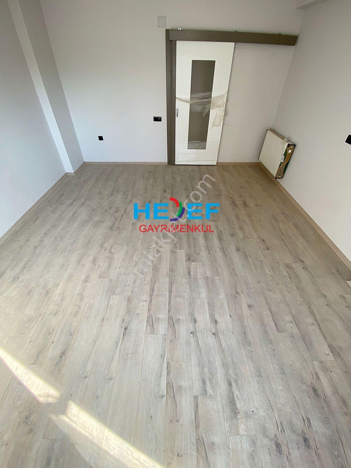 Hedef'ten Eski Mezitli'de Site İçerisinde Bağımsız Mutfaklı 2+1 - Görsel 11