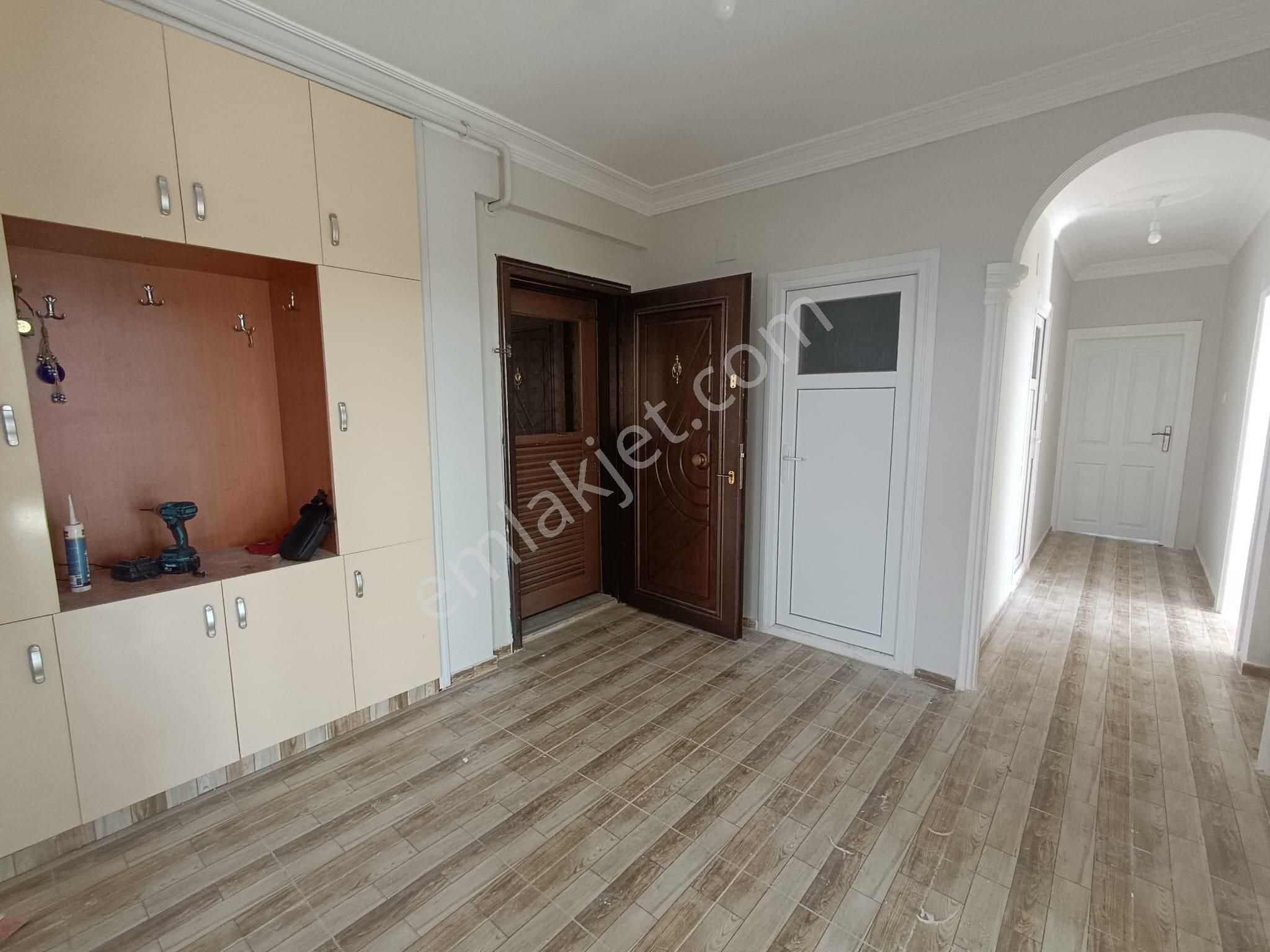 Güzelyalı Mah. T. Özala Yürüme Mesafesinde 3+1 Kapalı Mutfak+doğalgazlı+ankastreli+kiralık Daire - Görsel 3