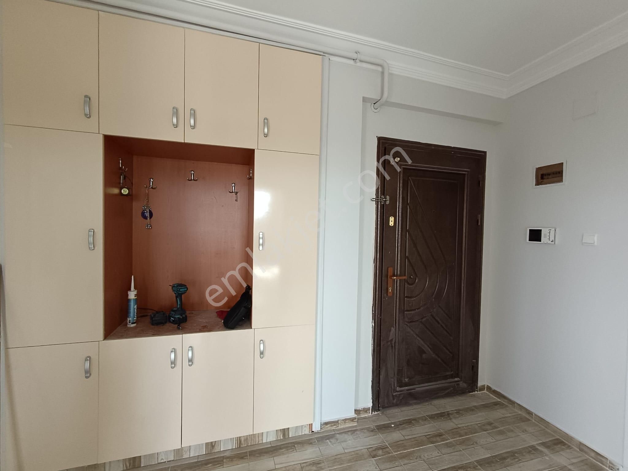 Güzelyalı Mah. T. Özala Yürüme Mesafesinde 3+1 Kapalı Mutfak+doğalgazlı+ankastreli+kiralık Daire - Görsel 4