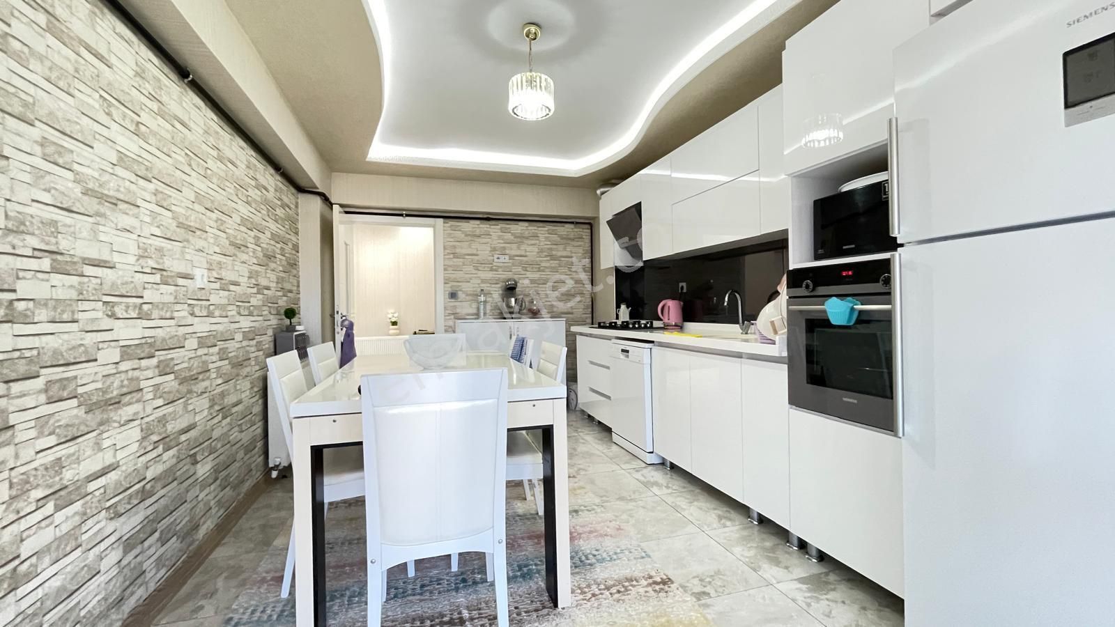 Pursaklar Saray Mehmet Zengin Emlak'tan Otoparklı 9.kat 3+1 Lüks Sitede Daire - Görsel 7