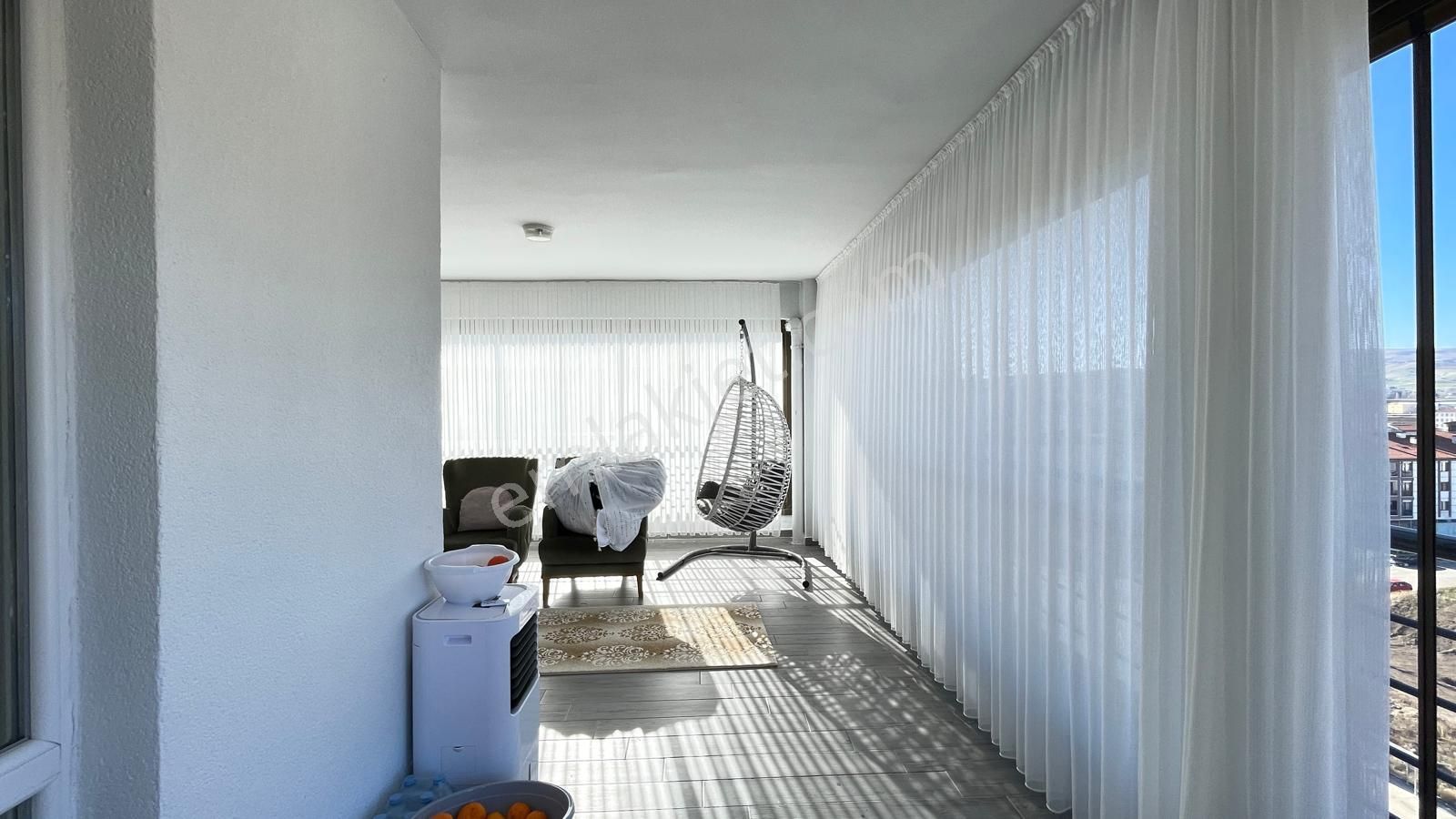 Pursaklar Saray Mehmet Zengin Emlak'tan Otoparklı 9.kat 3+1 Lüks Sitede Daire - Görsel 18