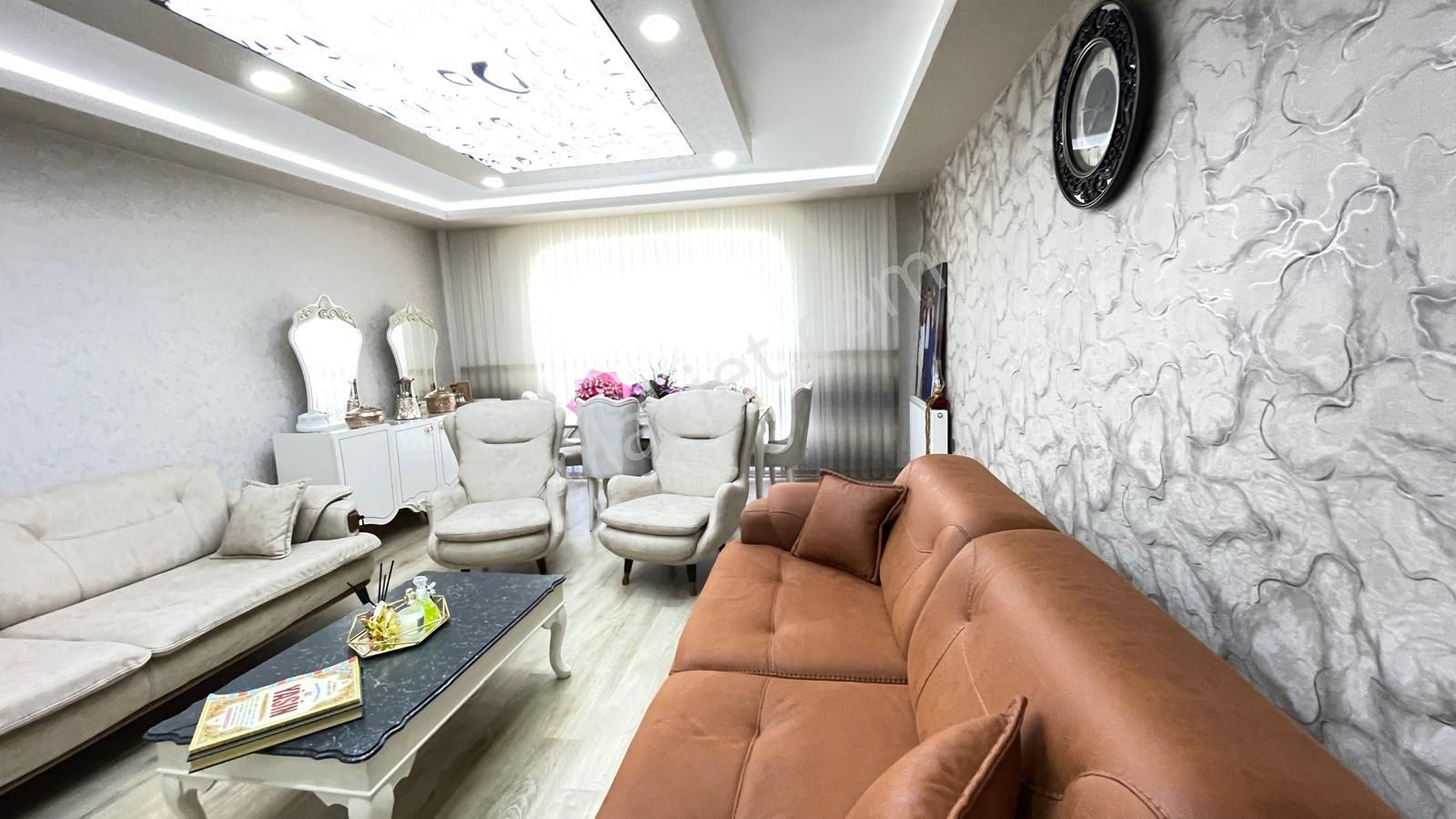 Pursaklar Saray Mehmet Zengin Emlak'tan Otoparklı 9.kat 3+1 Lüks Sitede Daire - Görsel 10