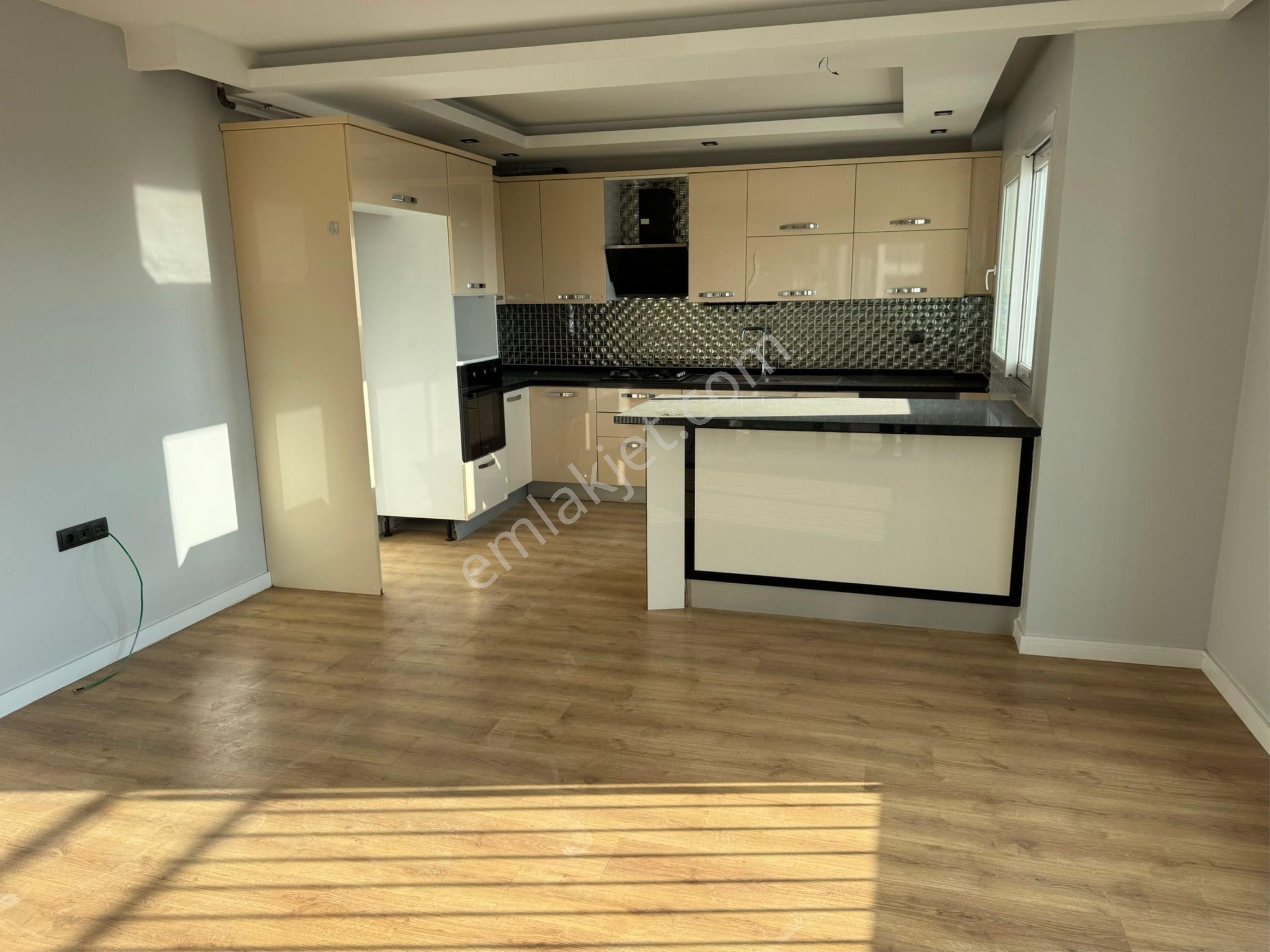 Aydınlar Mahallesi’nde Sosyal Donatılı Lüks Sitede 3+1 Kiralık Daire!