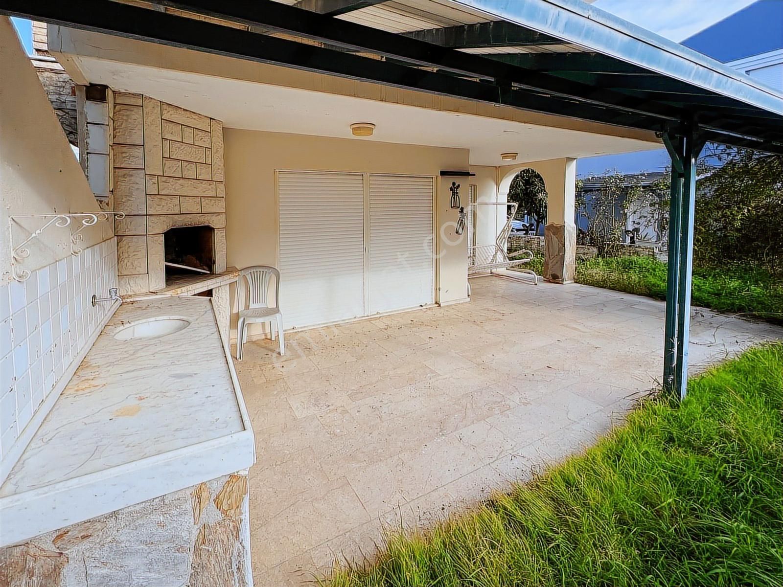 Urla Denizli' De Ortak Havuzlu 322 M2 Arsa Paylı Müstakil Villa - Görsel 23