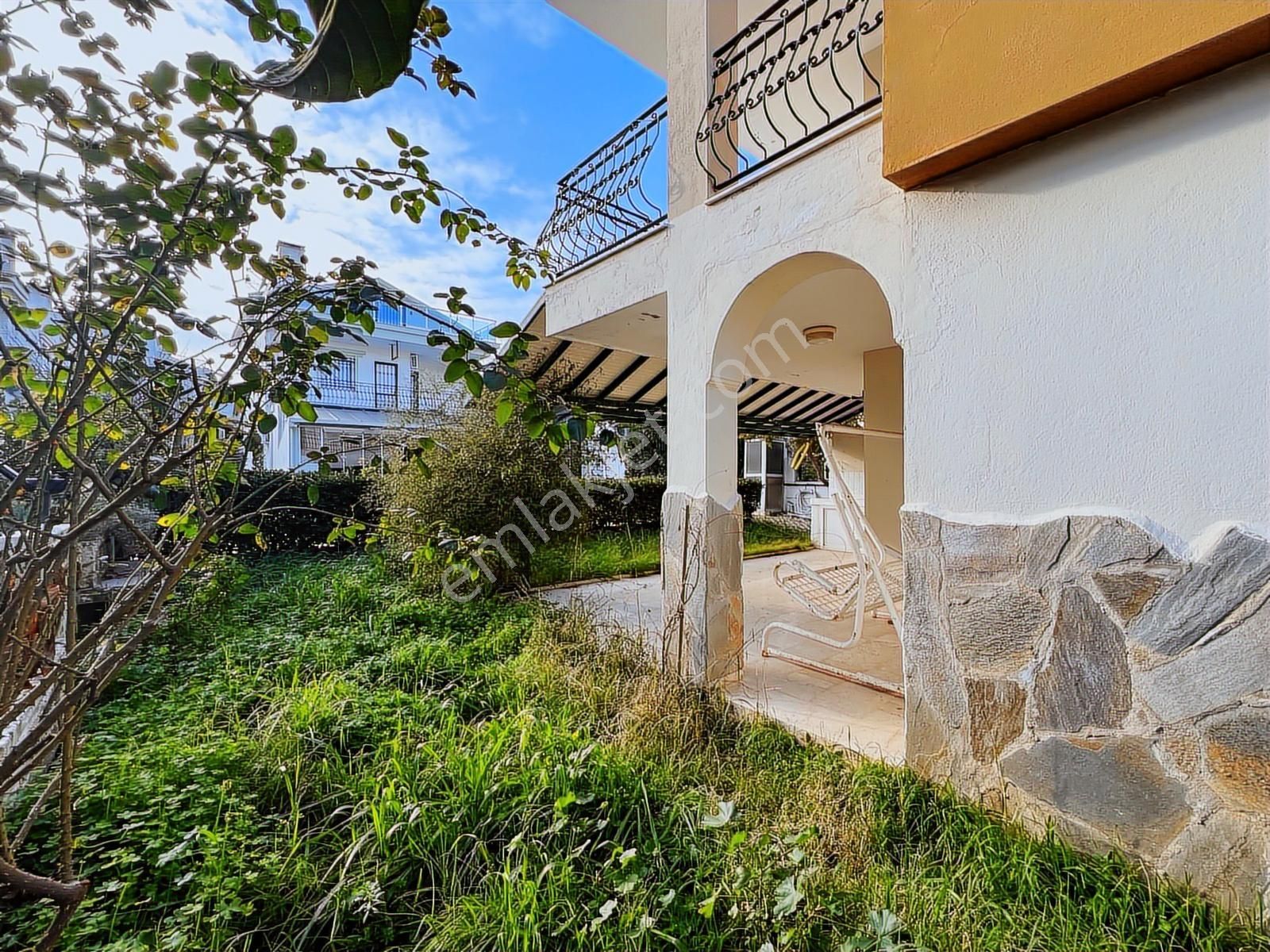 Urla Denizli' De Ortak Havuzlu 322 M2 Arsa Paylı Müstakil Villa - Görsel 26