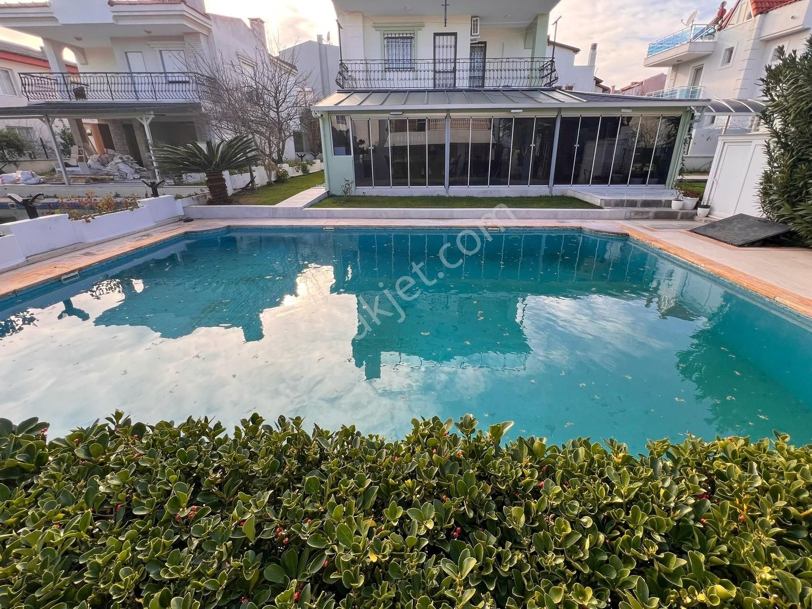 Urla Denizli' De Ortak Havuzlu 322 M2 Arsa Paylı Müstakil Villa - Görsel 18