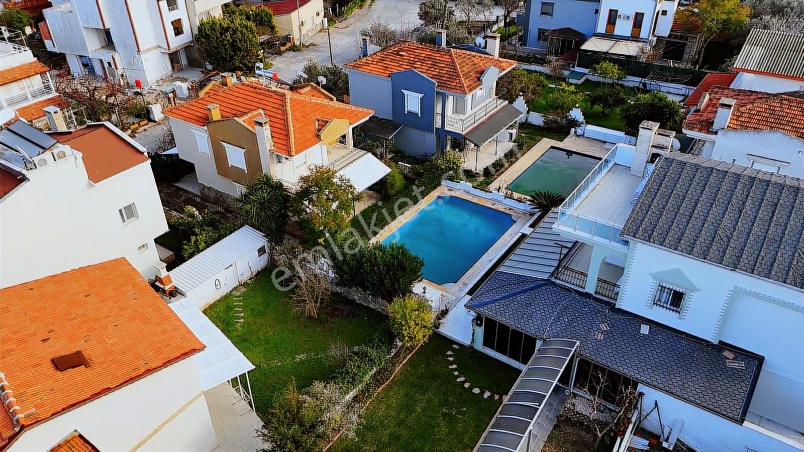 Urla Denizli' De Ortak Havuzlu 322 M2 Arsa Paylı Müstakil Villa - Görsel 9