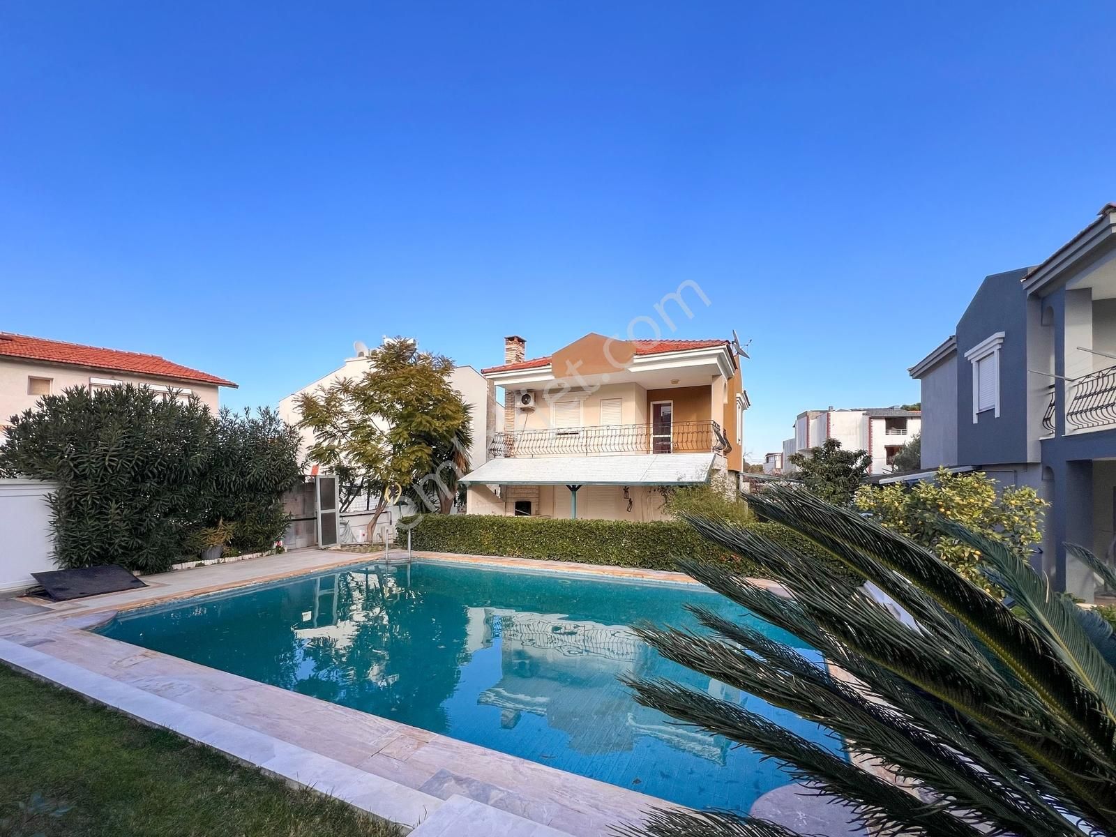 Urla Denizli' De Ortak Havuzlu 322 M2 Arsa Paylı Müstakil Villa - Görsel 3