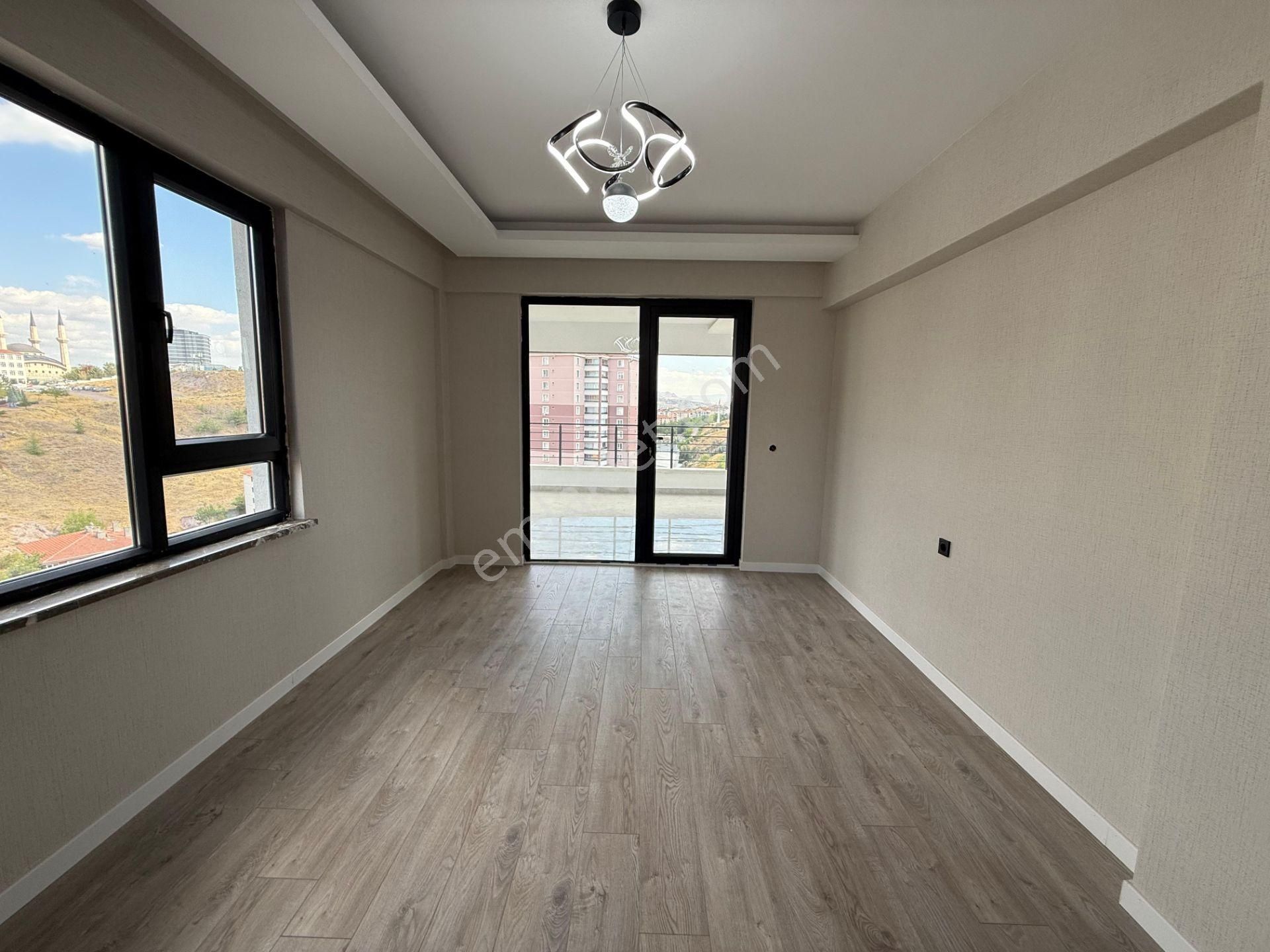 Pursaklar Mehmet Zengin Emlak'tan Teras Balkonlu Çift Banyolu 7.kat 4+1 Ultra Lüks Sitede - Görsel 24