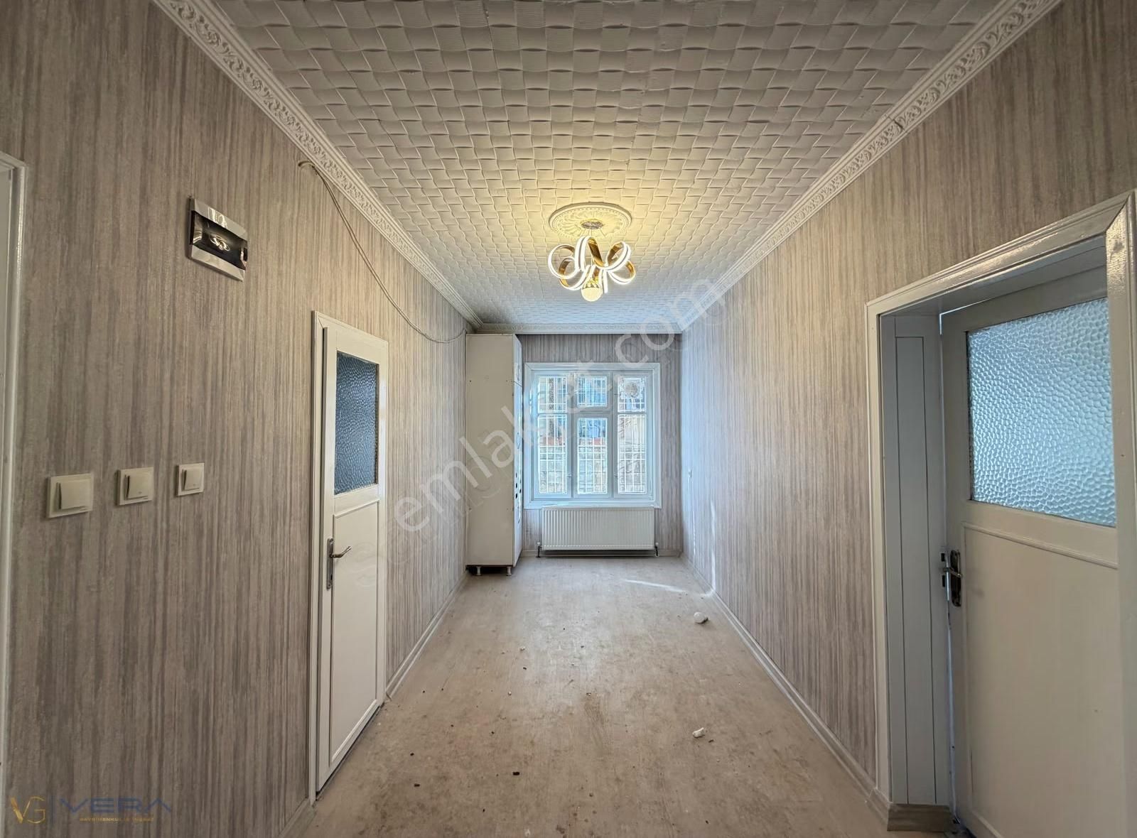 İstiklal Mahallesinde Tek Katlı Bahçeli Garajlı 2+1 Müstakil Ev - Görsel 14