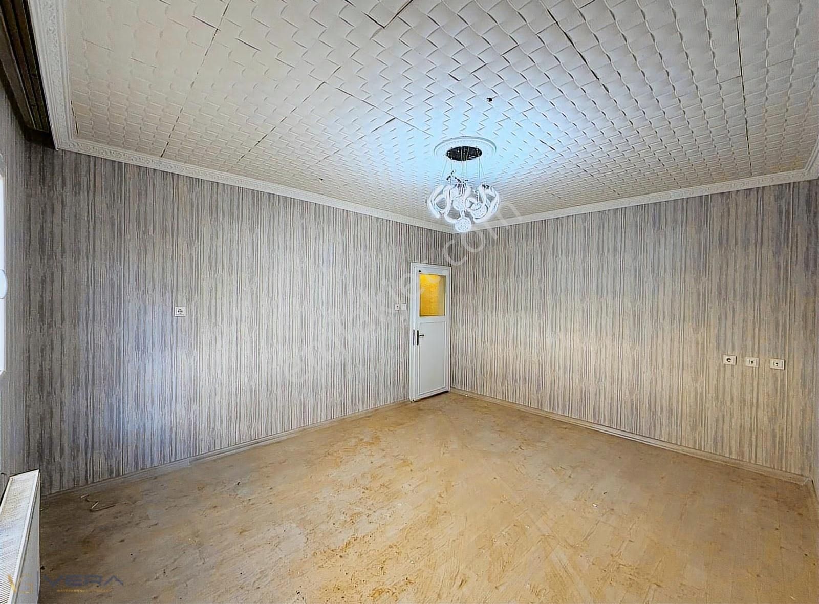 İstiklal Mahallesinde Tek Katlı Bahçeli Garajlı 2+1 Müstakil Ev - Görsel 16