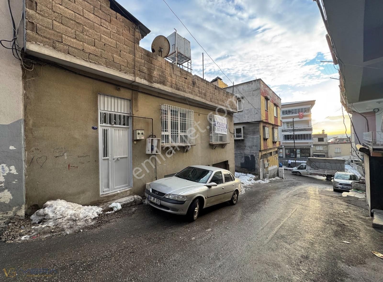 İstiklal Mahallesinde Tek Katlı Bahçeli Garajlı 2+1 Müstakil Ev - Görsel 12