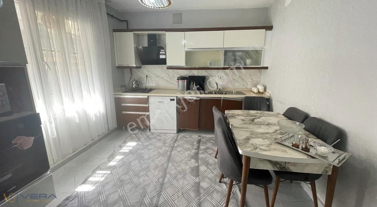 Vera'dan Taşlıcada Fırsat 3 Katl 3+1 Müstakil Daire - Görsel 8