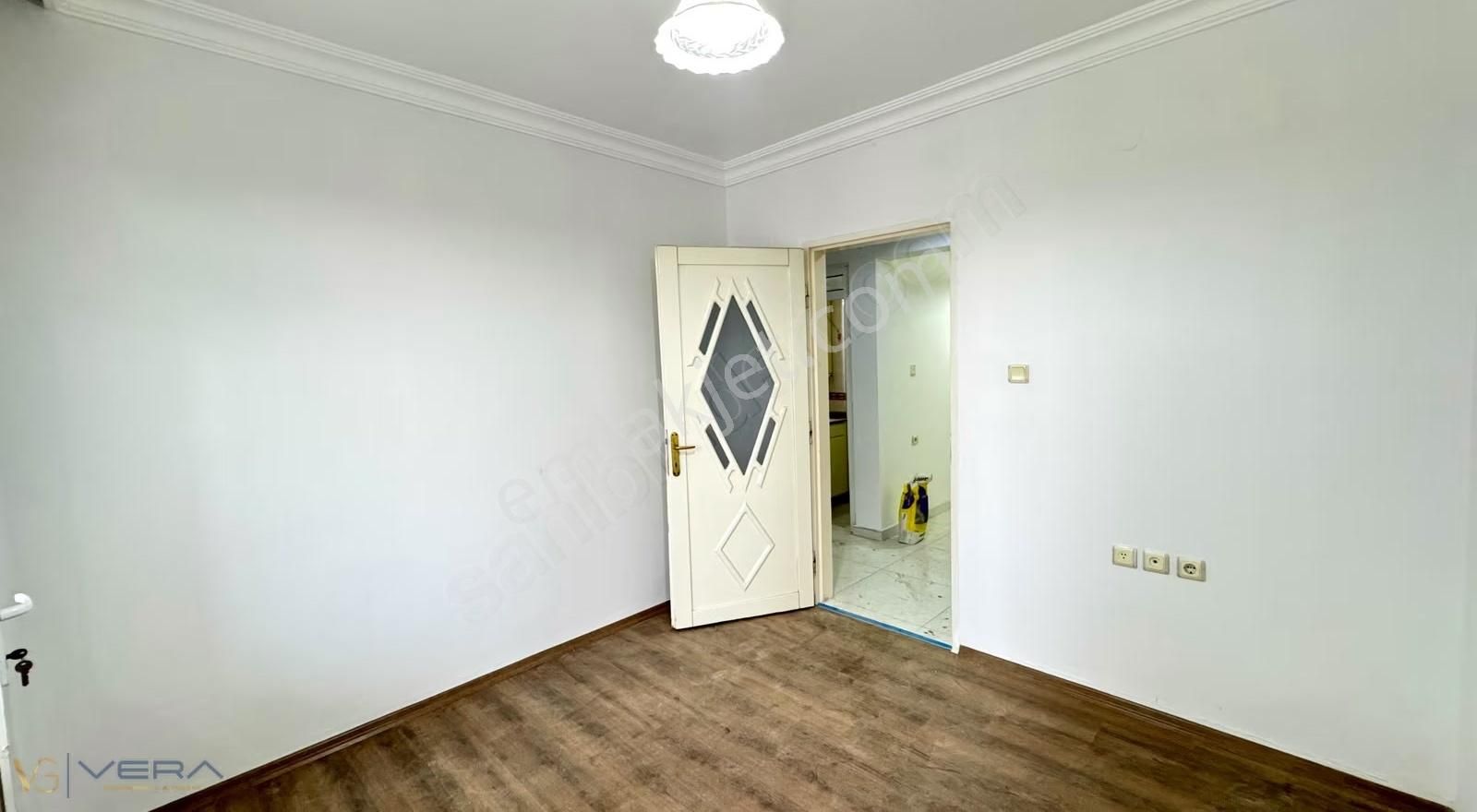 Güneykentte Geniş Metrekareli 3+1 Satılık Daire - Görsel 14