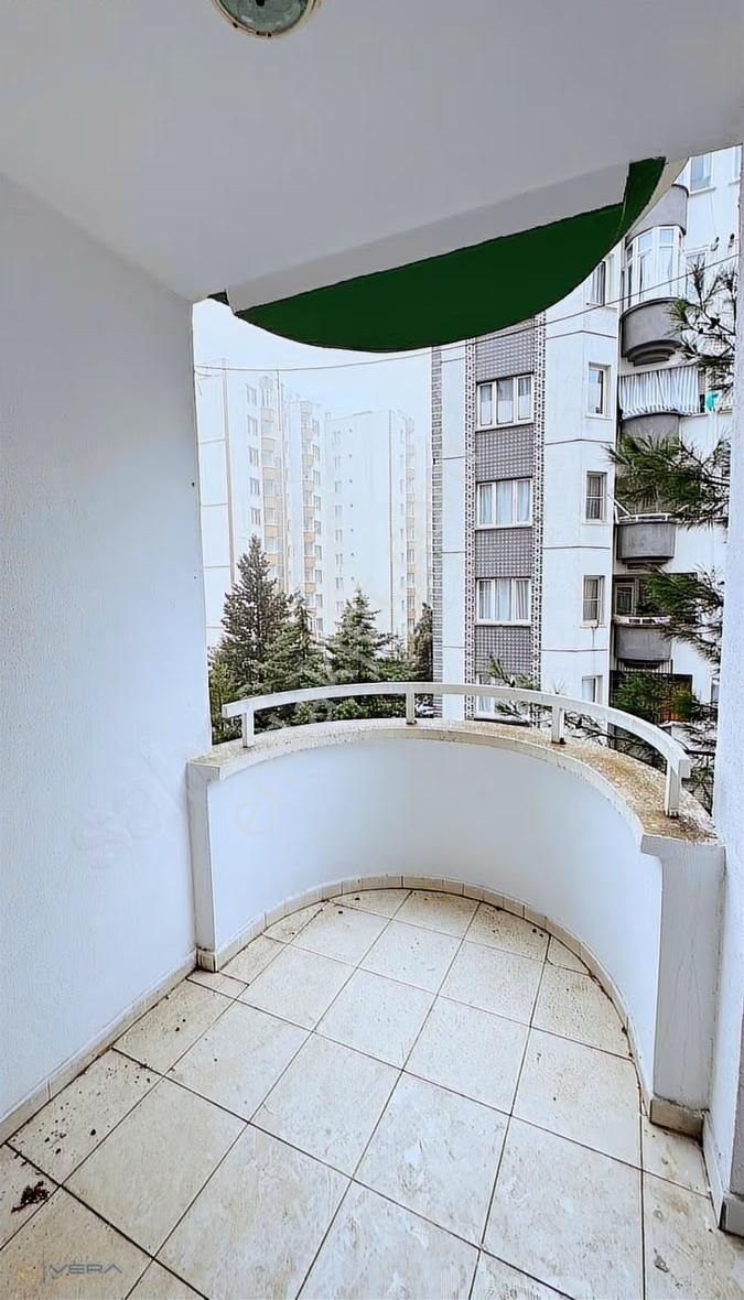 Güneykentte Geniş Metrekareli 3+1 Satılık Daire - Görsel 2