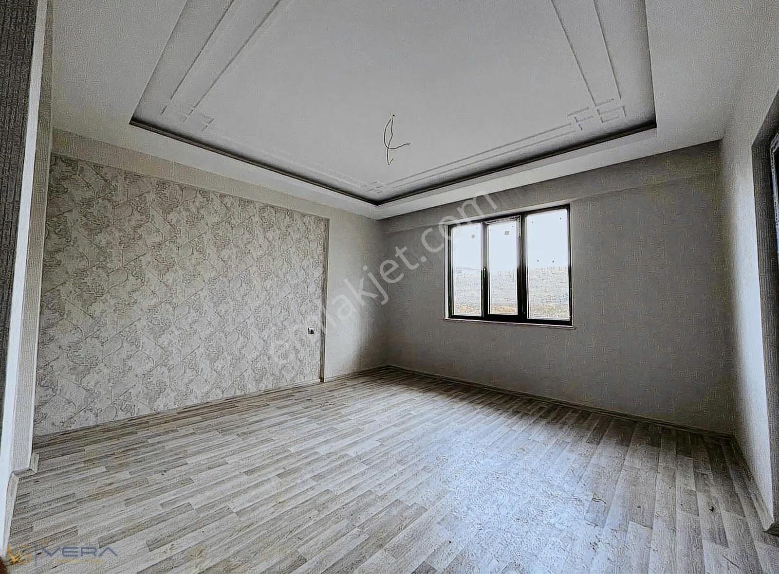 Vera'dan Şahintepede Yüksek Giriş Oturuma Hazir İskanlı 2+1