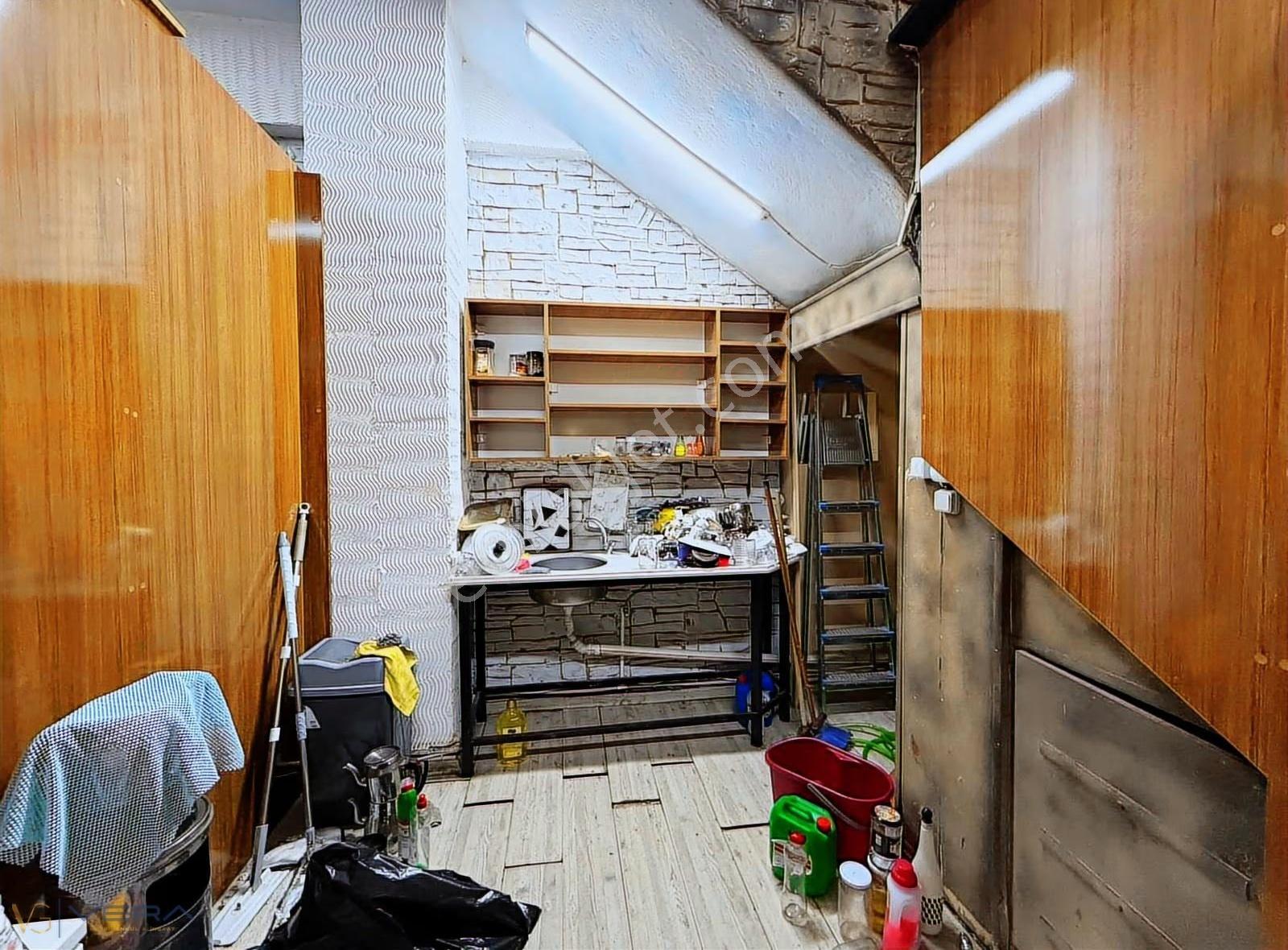 Clio Parasına Kurulu Düzen Devren Satılık 2 Katlı Giyim Mağazası - Görsel 13