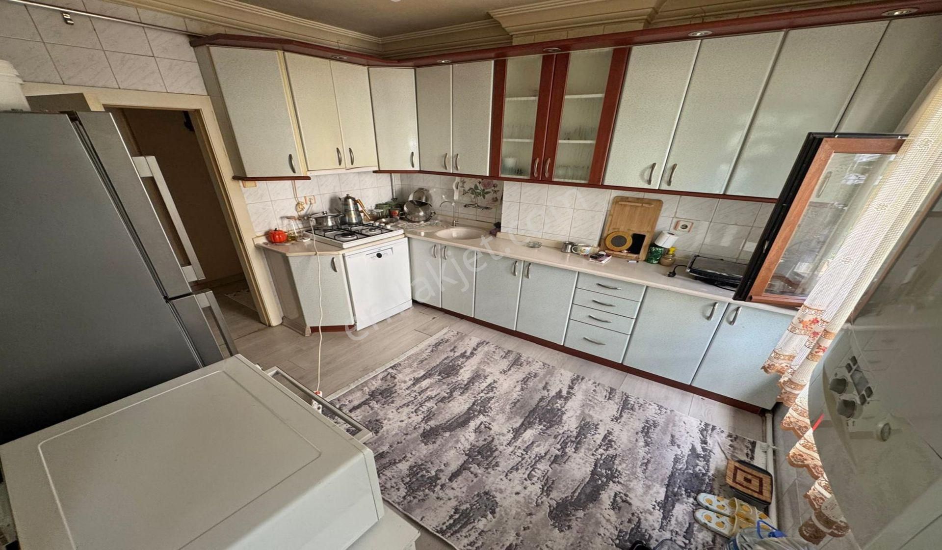 Kuşcağız 3+1 Katta Kök Tapu Bölgenin En Uygunu Fırsat