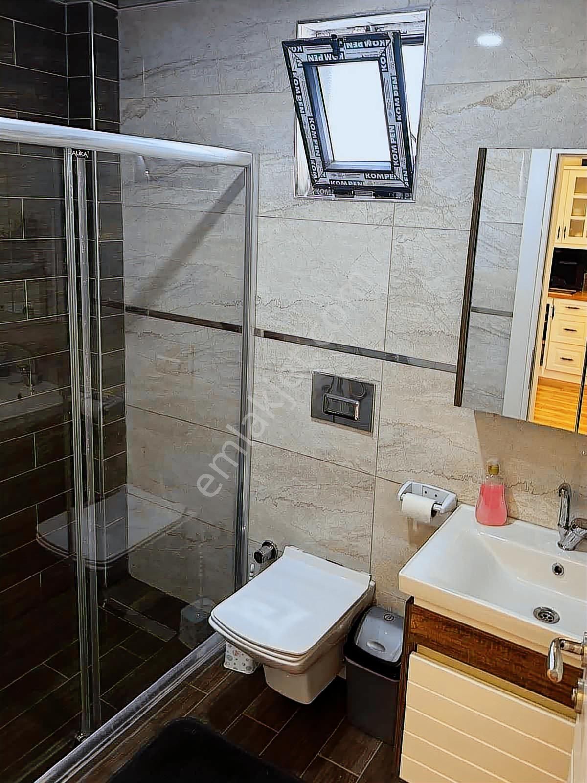 En Geniş Ve En Kaliteli Eşyalı 1+1 Pelitköy Tramwaya Cephe - Görsel 3