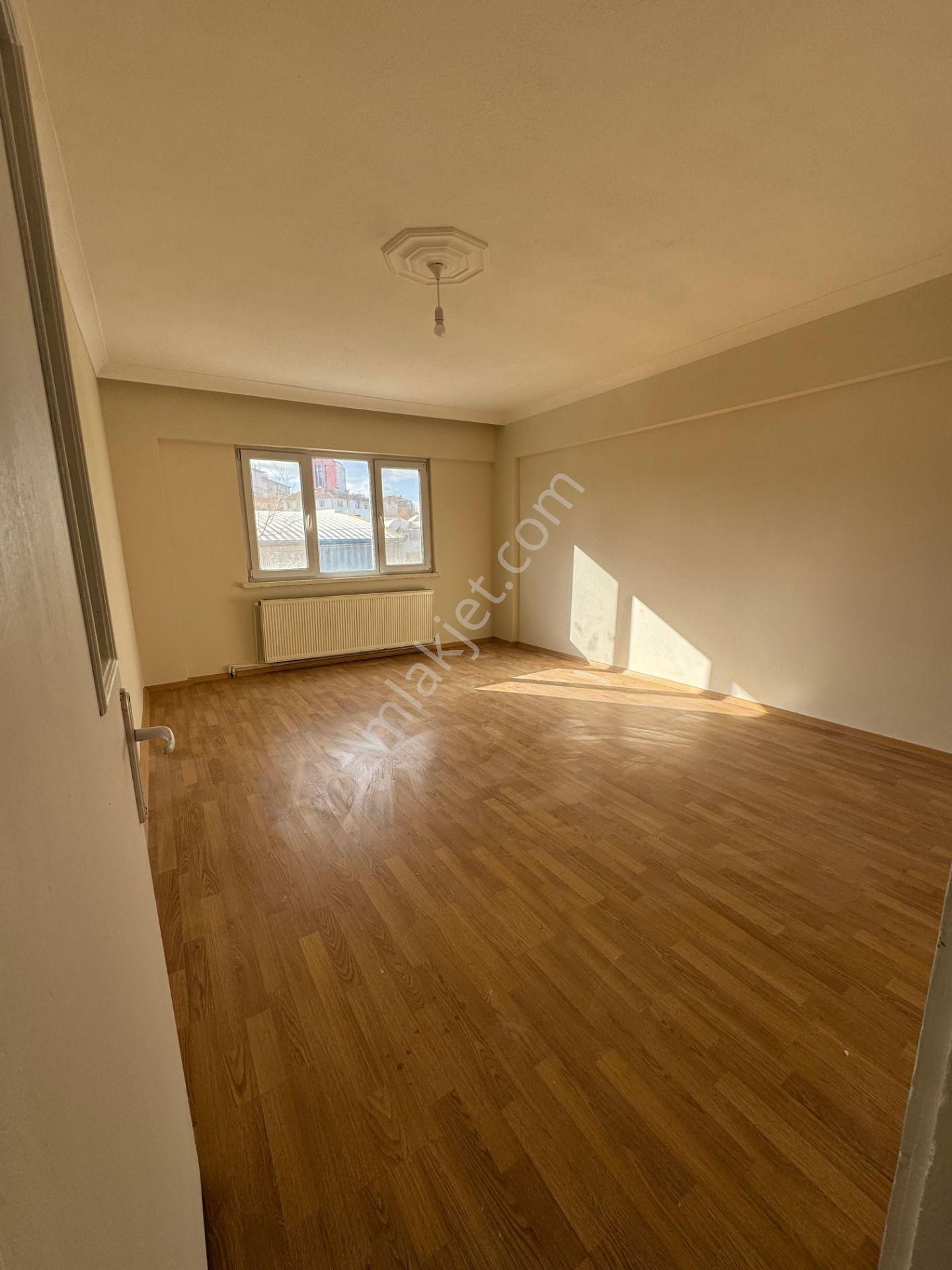 Sincan Andiçen Mahallesinde 3+1 1. Kat Konumunda Yüksek Giriş Daire - Görsel 4