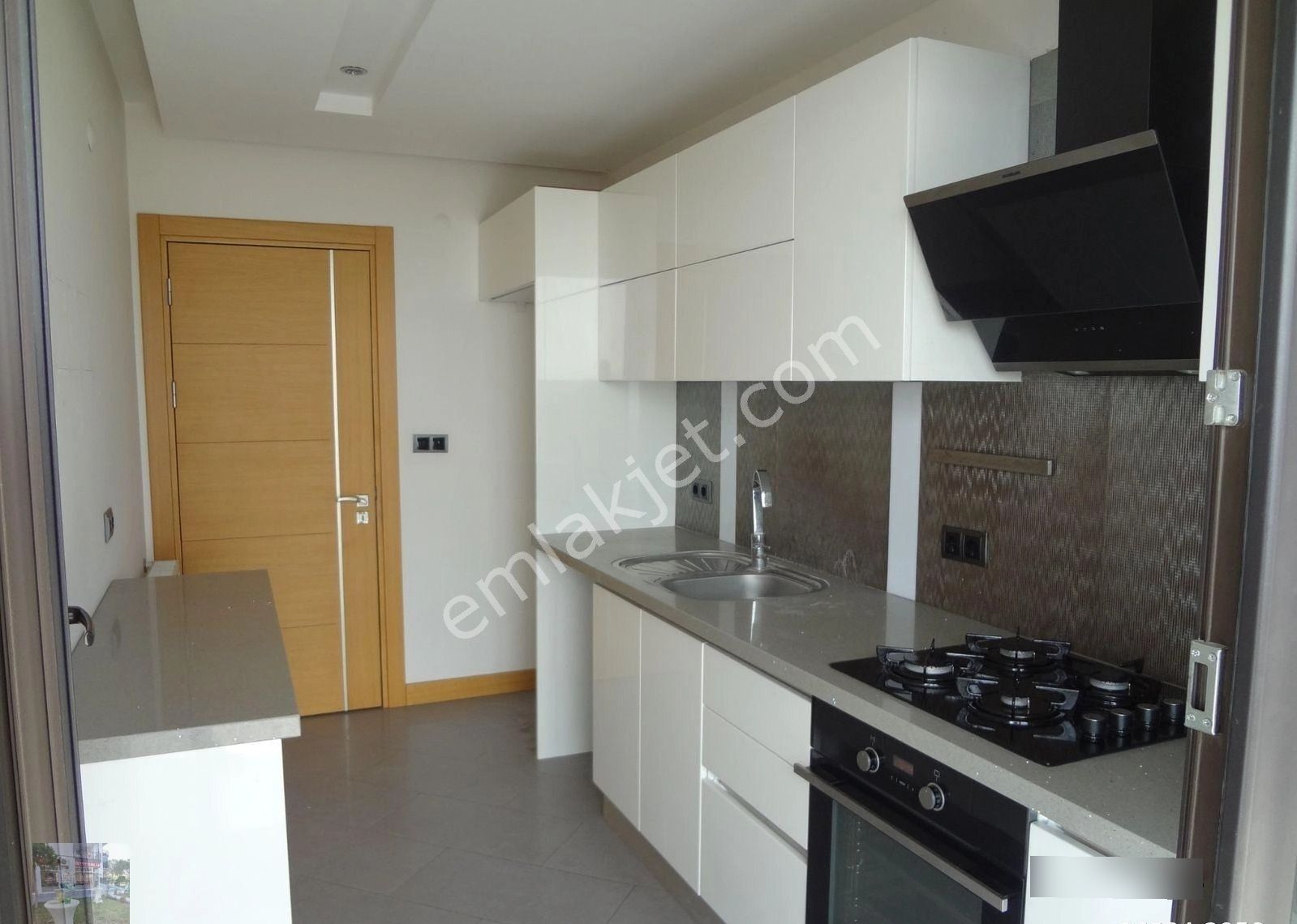 Bayraklı Körfez Mah. Velana Evlerde Kiralık 2+1 Daire Kanıt Emlak - Görsel 28