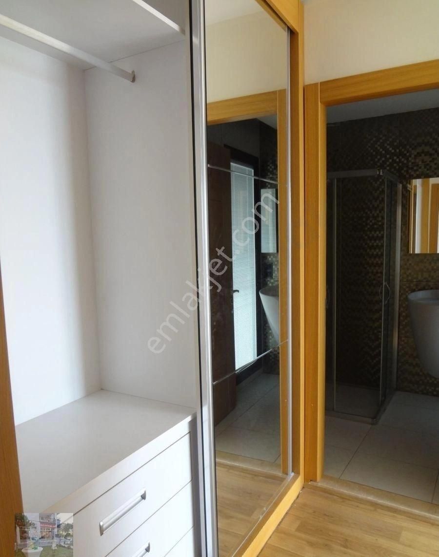Bayraklı Körfez Mah. Velana Evlerde Kiralık 2+1 Daire Kanıt Emlak - Görsel 32