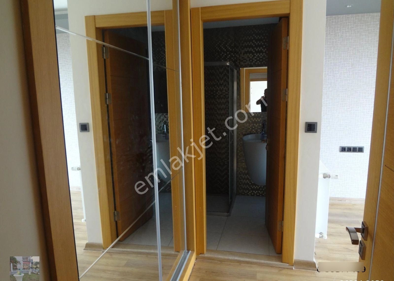 Bayraklı Körfez Mah. Velana Evlerde Kiralık 2+1 Daire Kanıt Emlak - Görsel 18