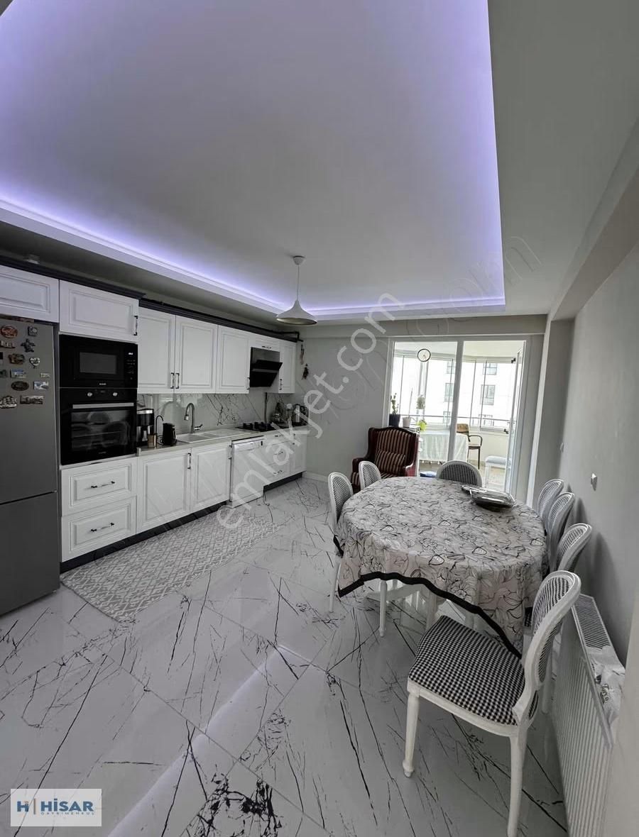 Hisar'dan Gökdelenler Bölgesinde Prestijli Sitede Lüks 3+1 Daire - Görsel 3