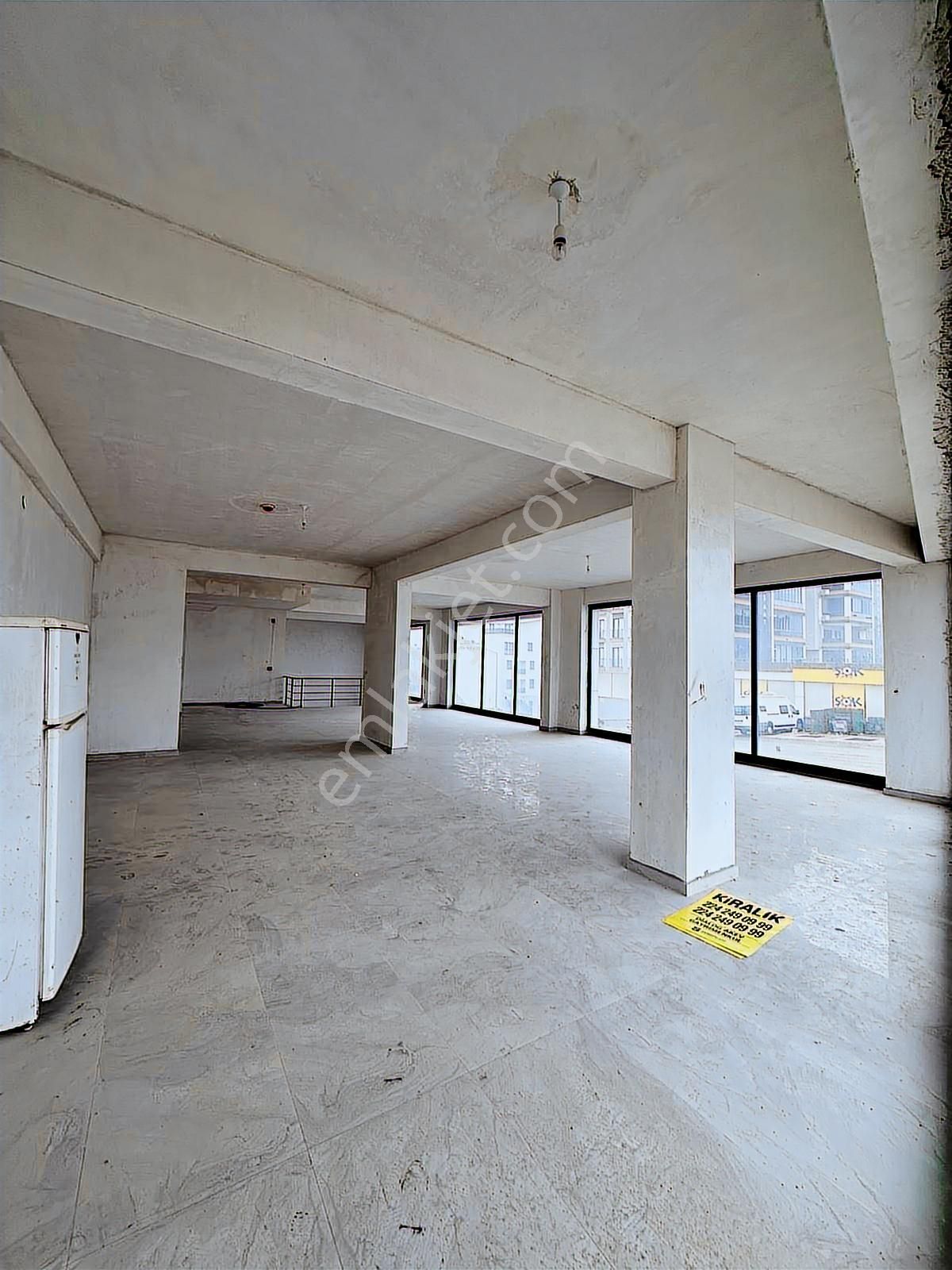 Kayapa Çamlık Bulvarı'nda Bodrumu Olan Köşe Dükkan - Görsel 23