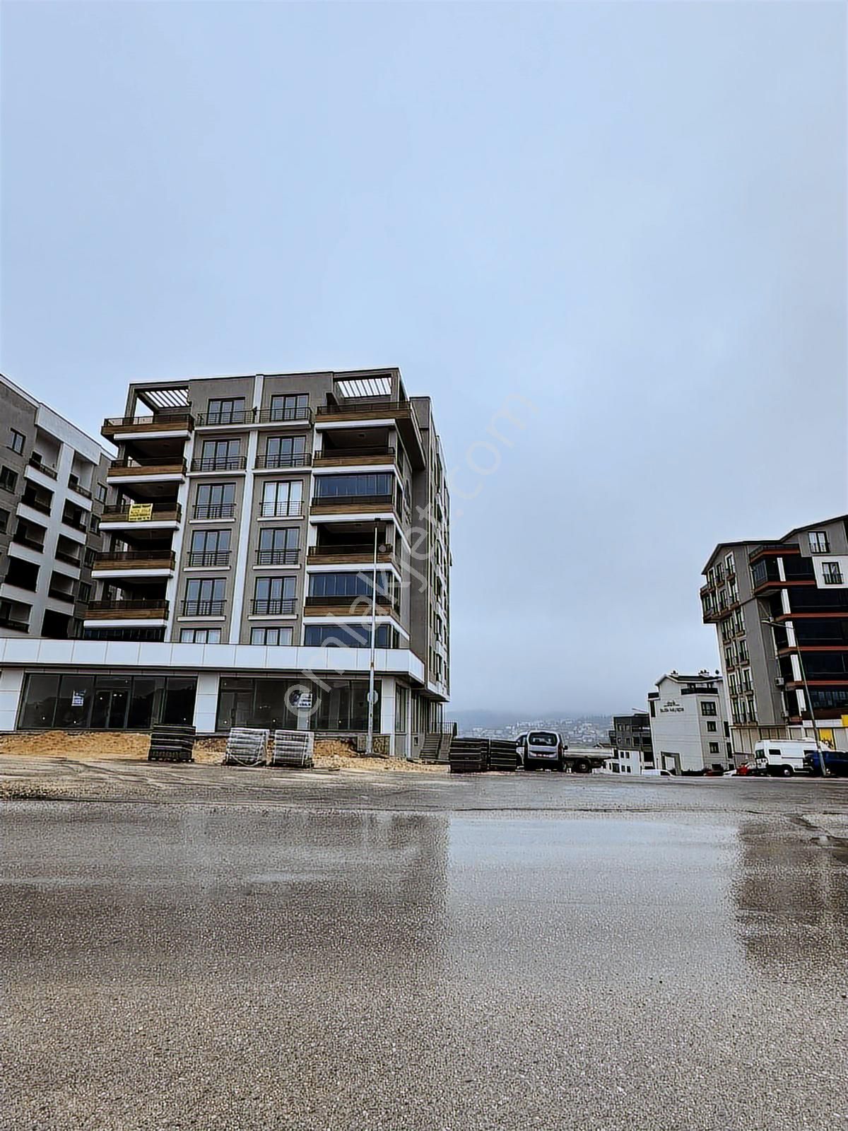 Kayapa Çamlık Bulvarı'nda Bodrumu Olan Köşe Dükkan - Görsel 16