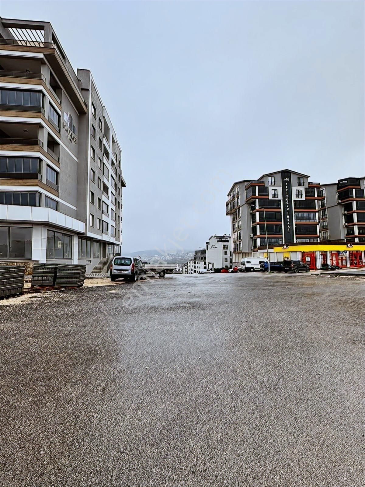 Kayapa Çamlık Bulvarı'nda Bodrumu Olan Köşe Dükkan - Görsel 22