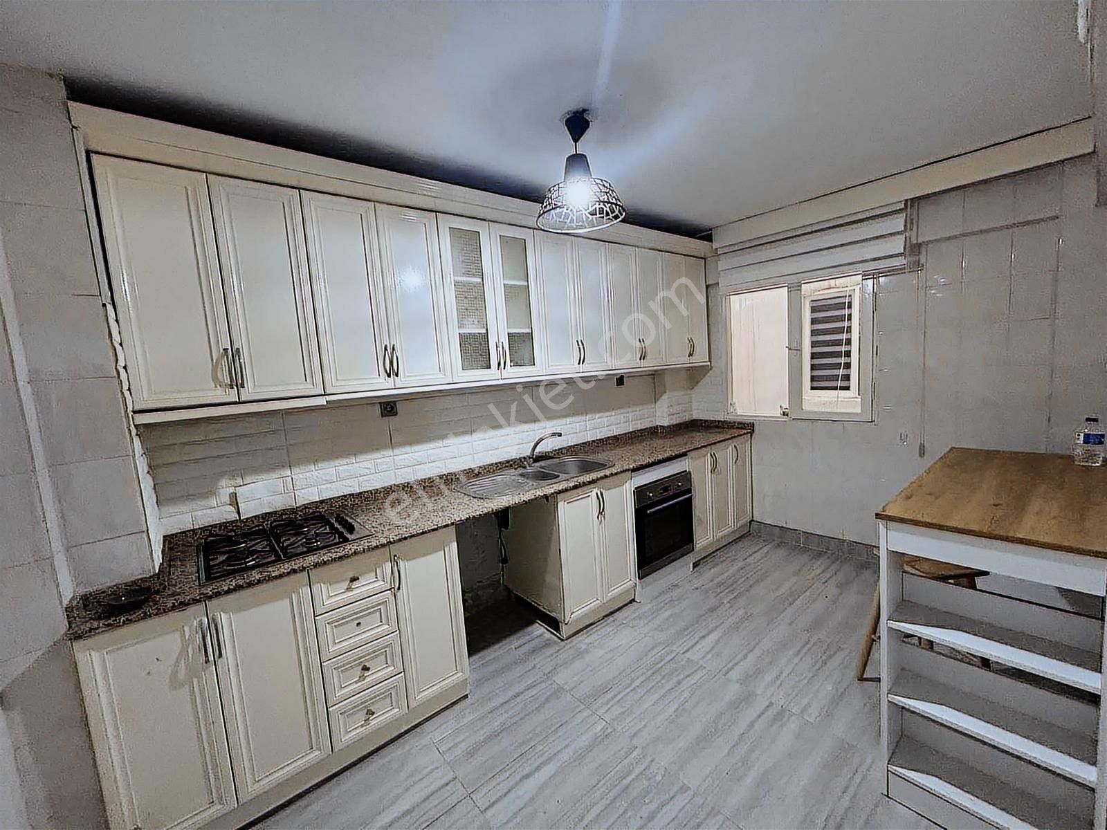 Kuşadası Camiatik Mahellesinde Deniz Manzaralı 3+1 Daire - Görsel 8