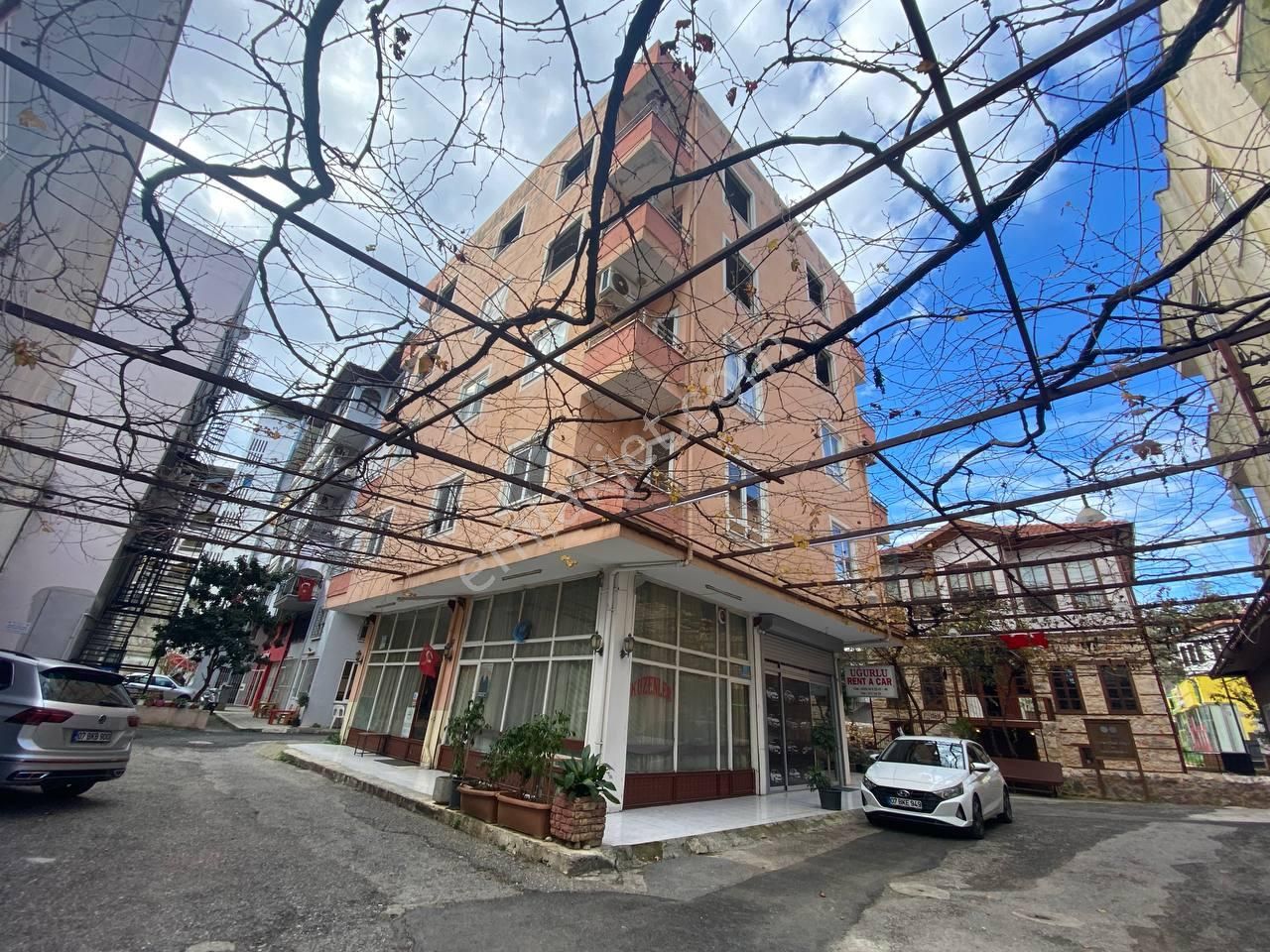 Alanya Merkez Flo Karşısı 1+1 Ayrı Mutfaklı 70 M2 Kiralık Daire