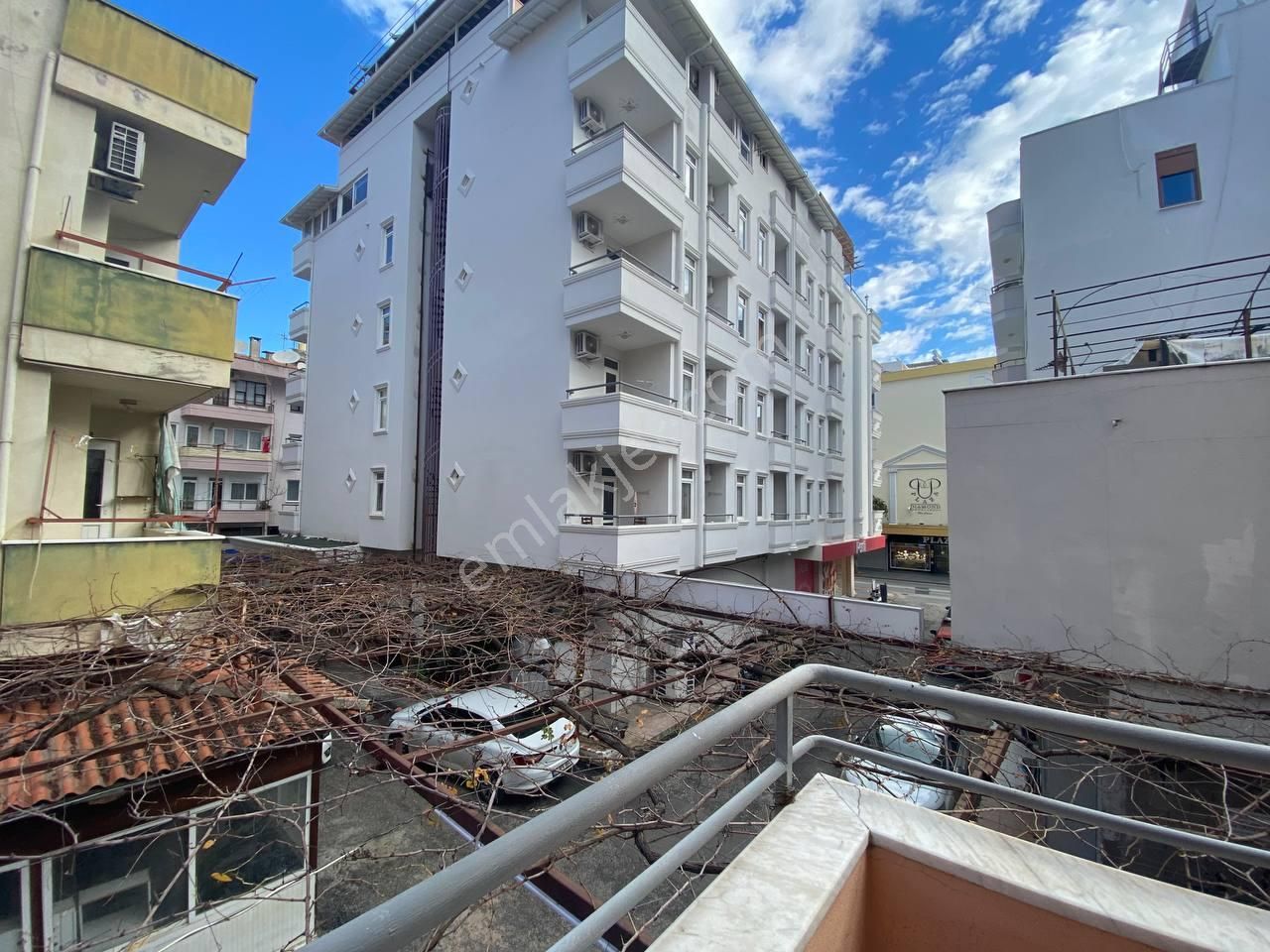 Alanya Merkez Flo Karşısı 1+1 Ayrı Mutfaklı 70 M2 Kiralık Daire - Görsel 12