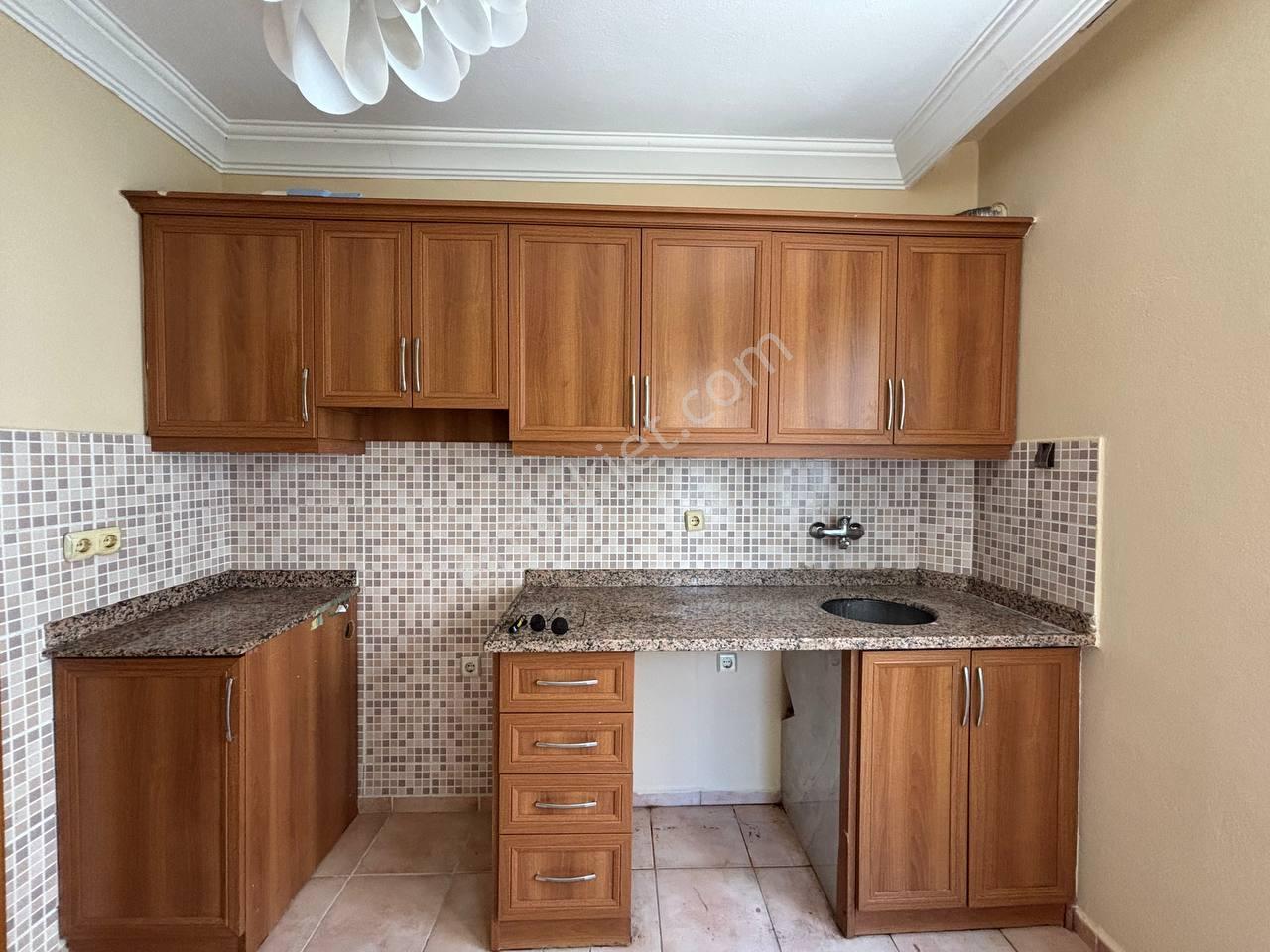 Alanya Merkez'de Denize Yakın 1+1 Ayrı Mutfaklı 75 M2 Boş Daire - Görsel 16