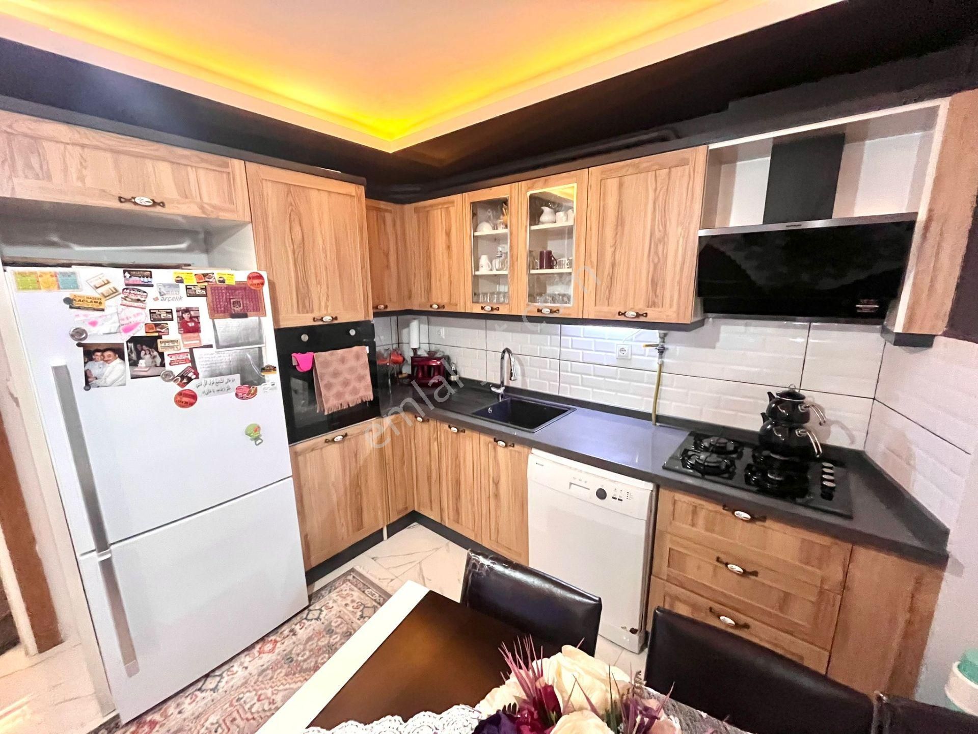 Yüksel'den Edremit'te Cam Balkonlu Arakat Masrafsız 2+1 Satılık Daire