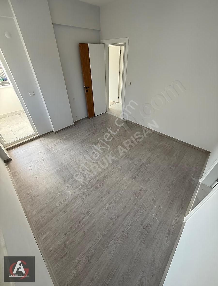 Faruk Arısan'dan Merkezi Konumlu Site İçinde Oturuma Hazır 2+1 - Görsel 11