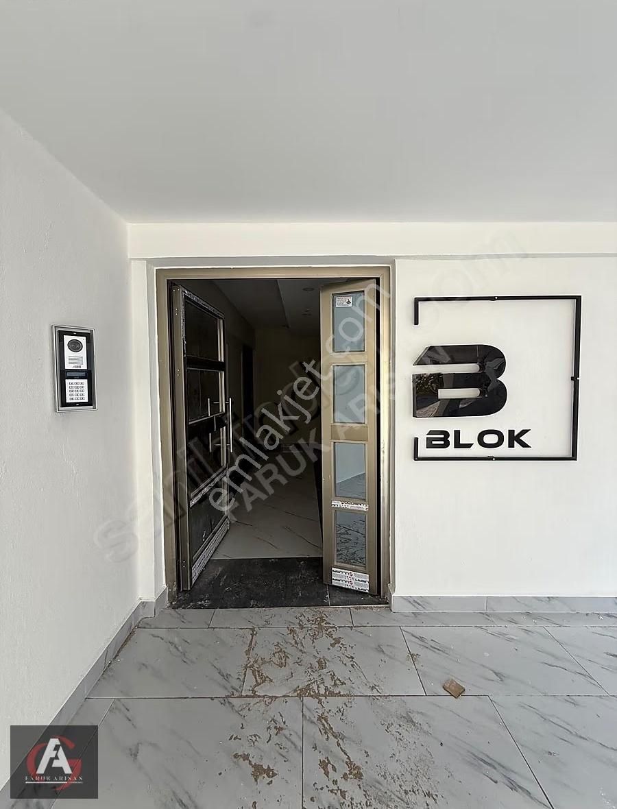 Faruk Arısan'dan Merkezi Konumlu Site İçinde Oturuma Hazır 2+1 - Görsel 2