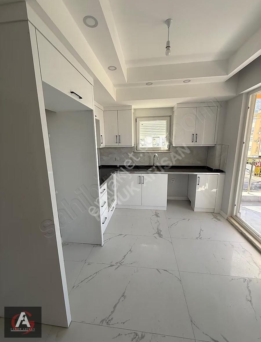 Faruk Arısan'dan Merkezi Konumlu Site İçinde Oturuma Hazır 2+1 - Görsel 7