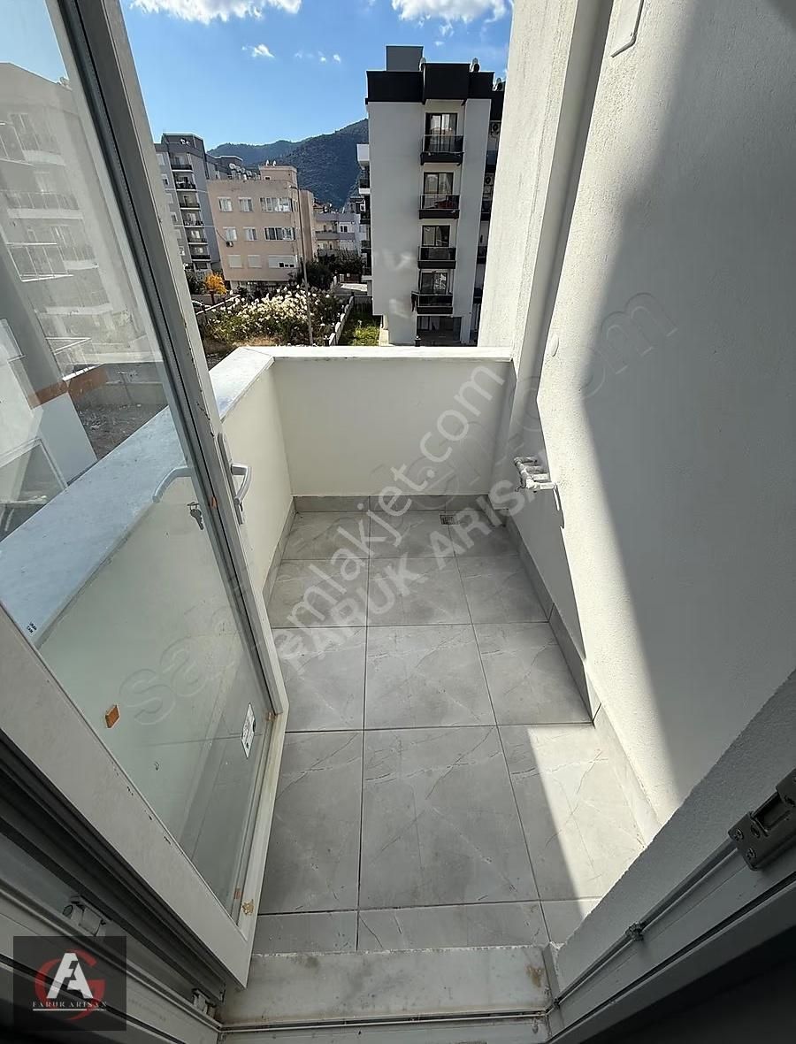 Faruk Arısan'dan Merkezi Konumlu Site İçinde Oturuma Hazır 2+1 - Görsel 9