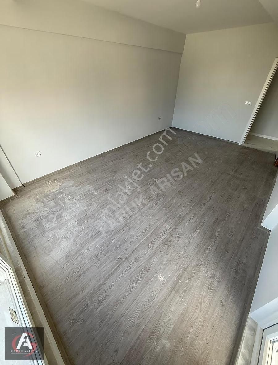 Faruk Arısan'dan Merkezi Konumlu Site İçinde Oturuma Hazır 2+1 - Görsel 18