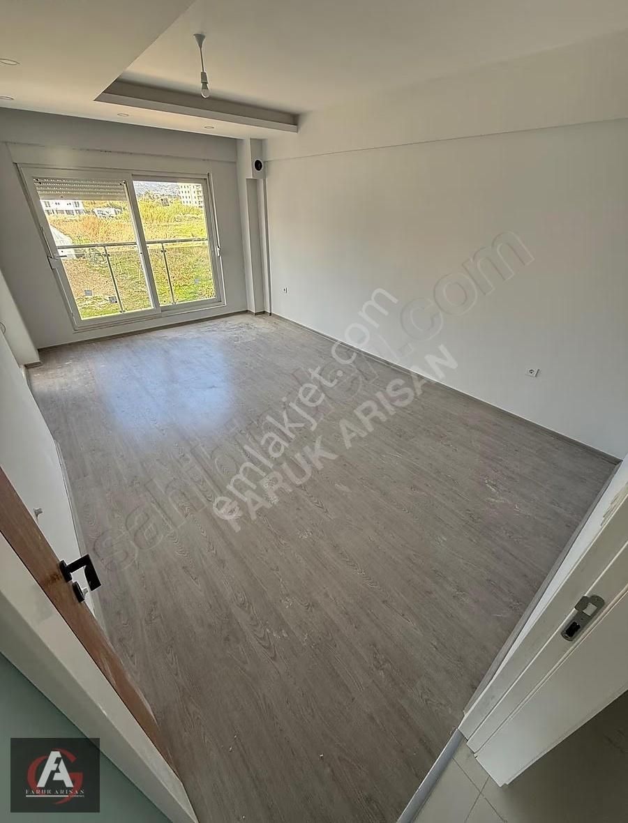 Faruk Arısan'dan Merkezi Konumlu Site İçinde Oturuma Hazır 2+1 - Görsel 12