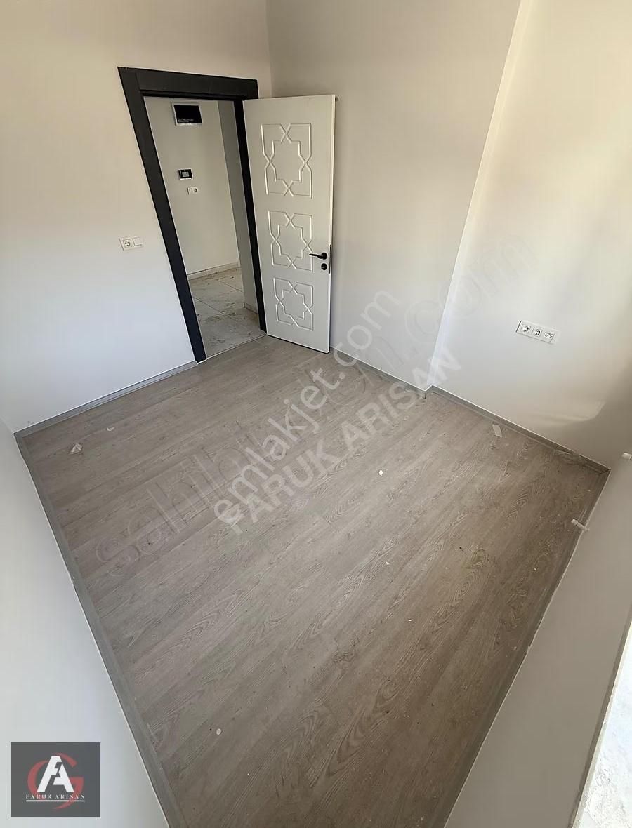 Faruk Arısan'dan Denize 0 Ve Deniz Manzaralı Çok Geniş Lüx 2+1