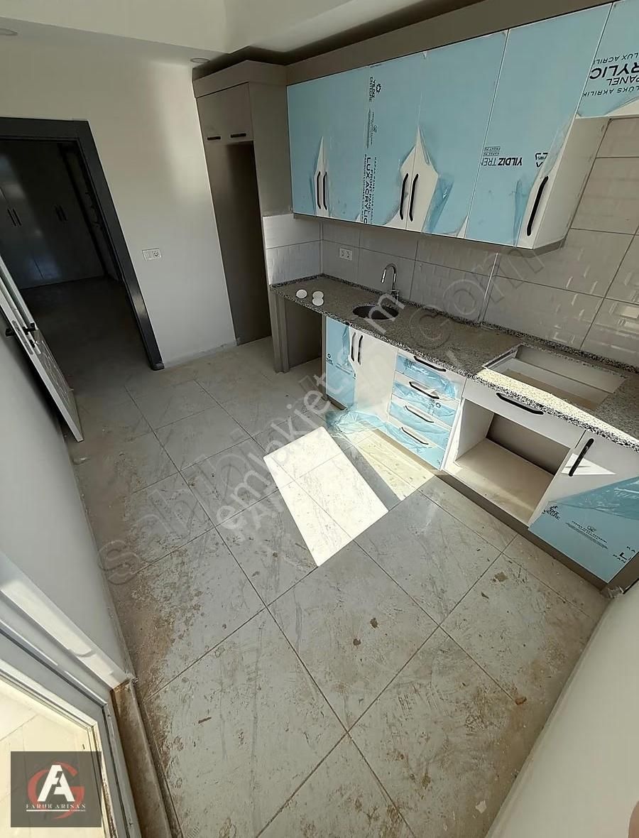 Faruk Arısan'dan Denize 0 Ve Deniz Manzaralı Çok Geniş Lüx 2+1 - Görsel 22