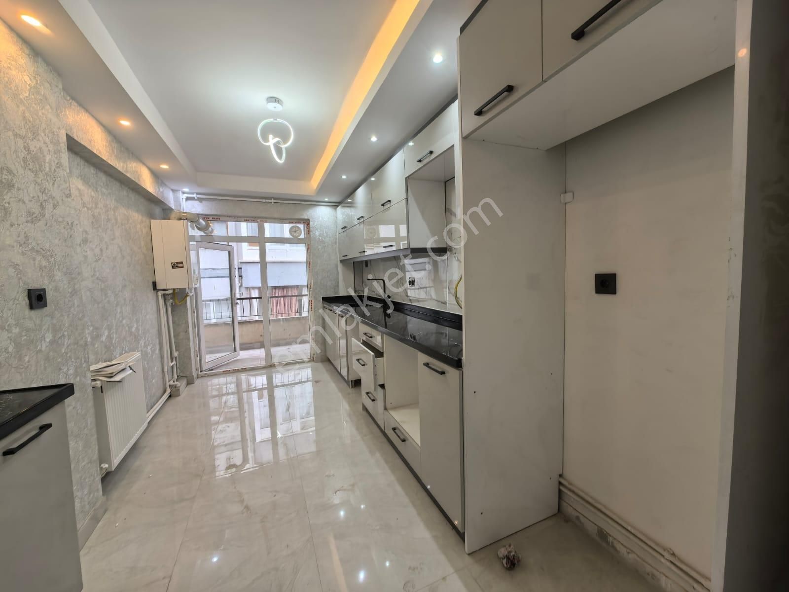 Bilgen Vatan'dan Eğitim Araştırma Hastahanesi Yakını Megalüks Yapılı Güney Batı 3+1 Satılık - Görsel 12