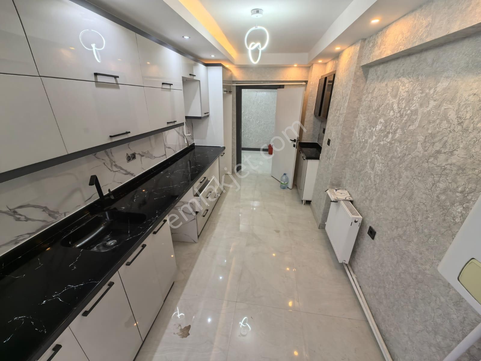 Bilgen Vatan'dan Eğitim Araştırma Hastahanesi Yakını Megalüks Yapılı Güney Batı 3+1 Satılık - Görsel 7