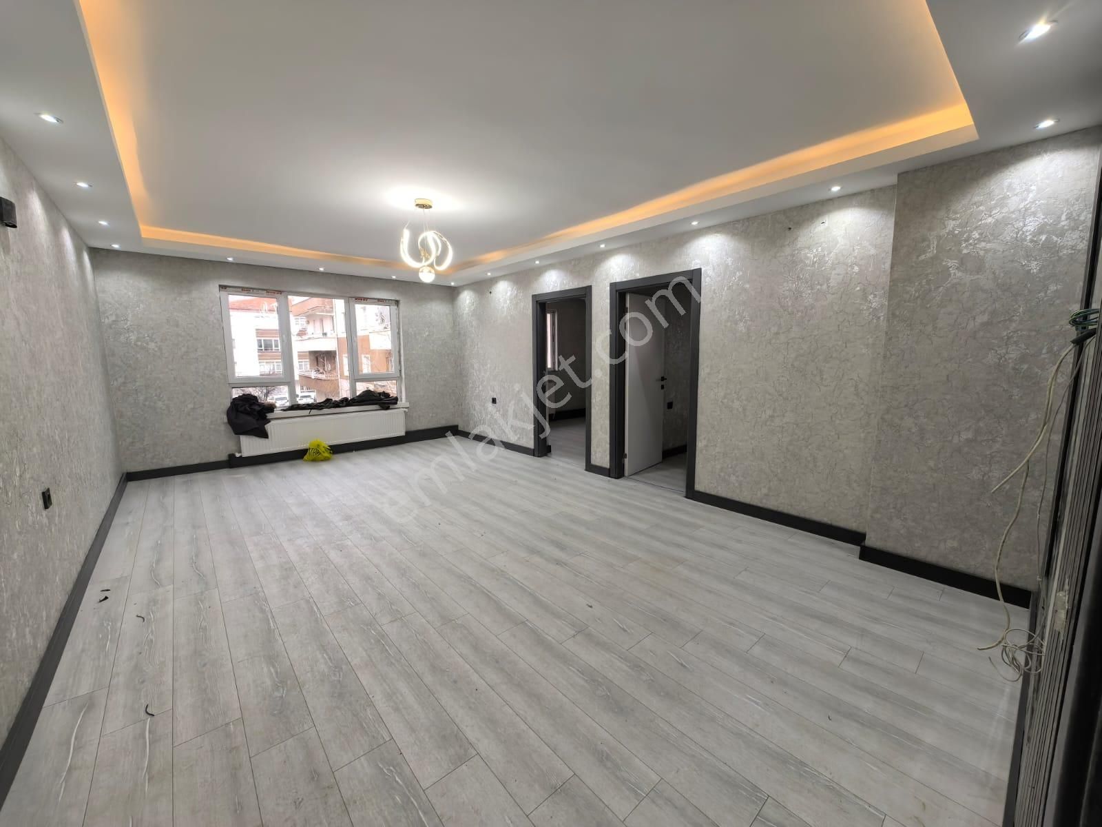 Bilgen Vatan'dan Eğitim Araştırma Hastahanesi Yakını Megalüks Yapılı Güney Batı 3+1 Satılık - Görsel 2