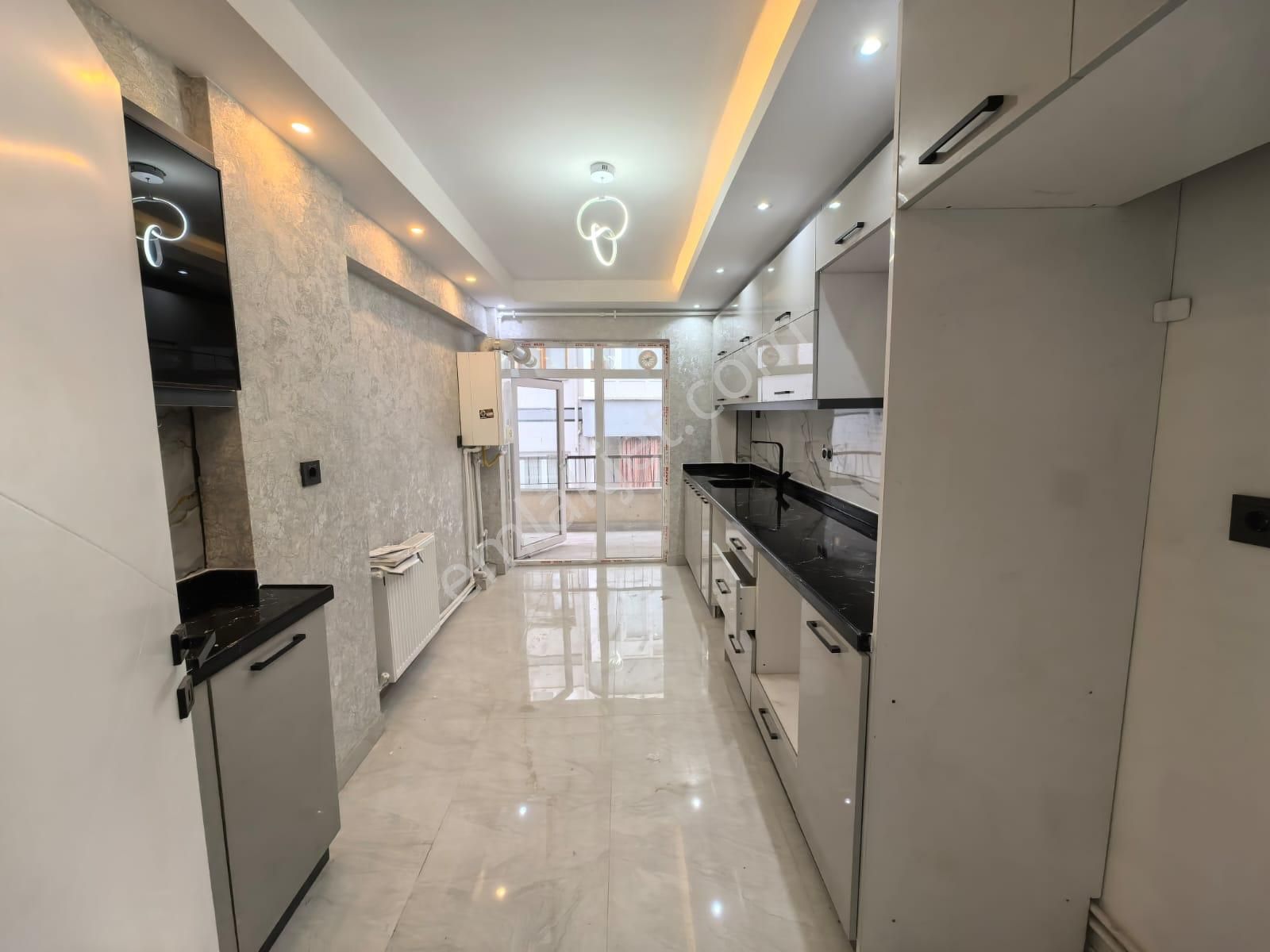 Bilgen Vatan'dan Eğitim Araştırma Hastahanesi Yakını Megalüks Yapılı Güney Batı 3+1 Satılık - Görsel 9